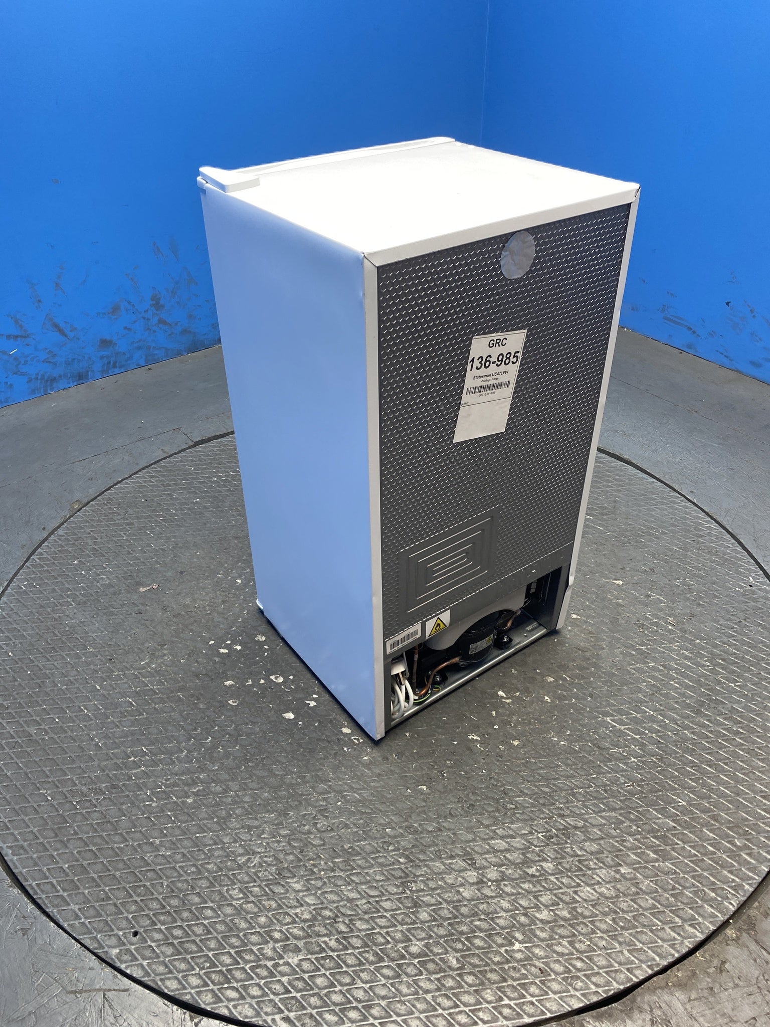Statesman UC47LFW 93 Litres Under Counter Fridge