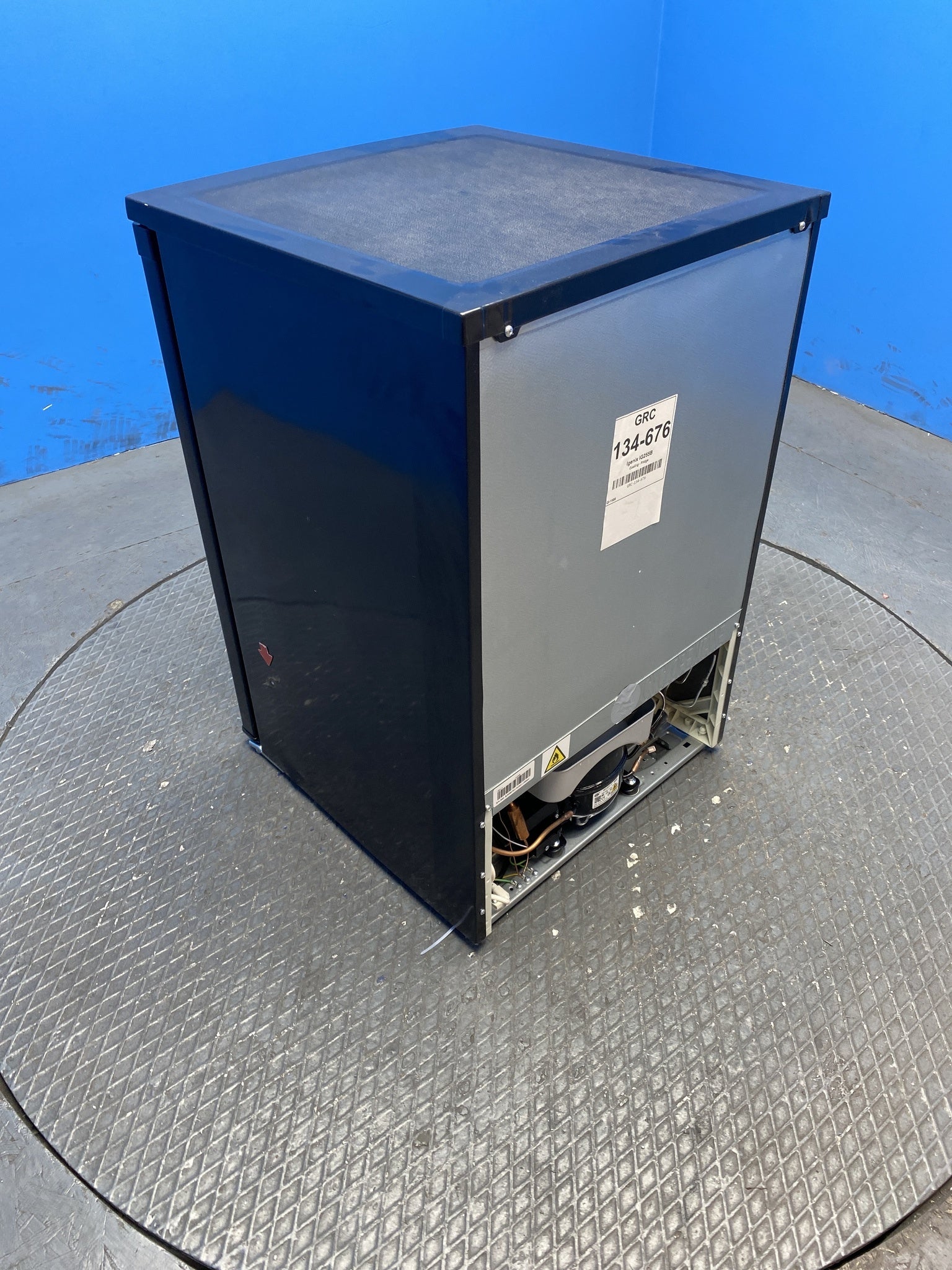Igenix IG255B 136 Litre Under Counter Fridge
