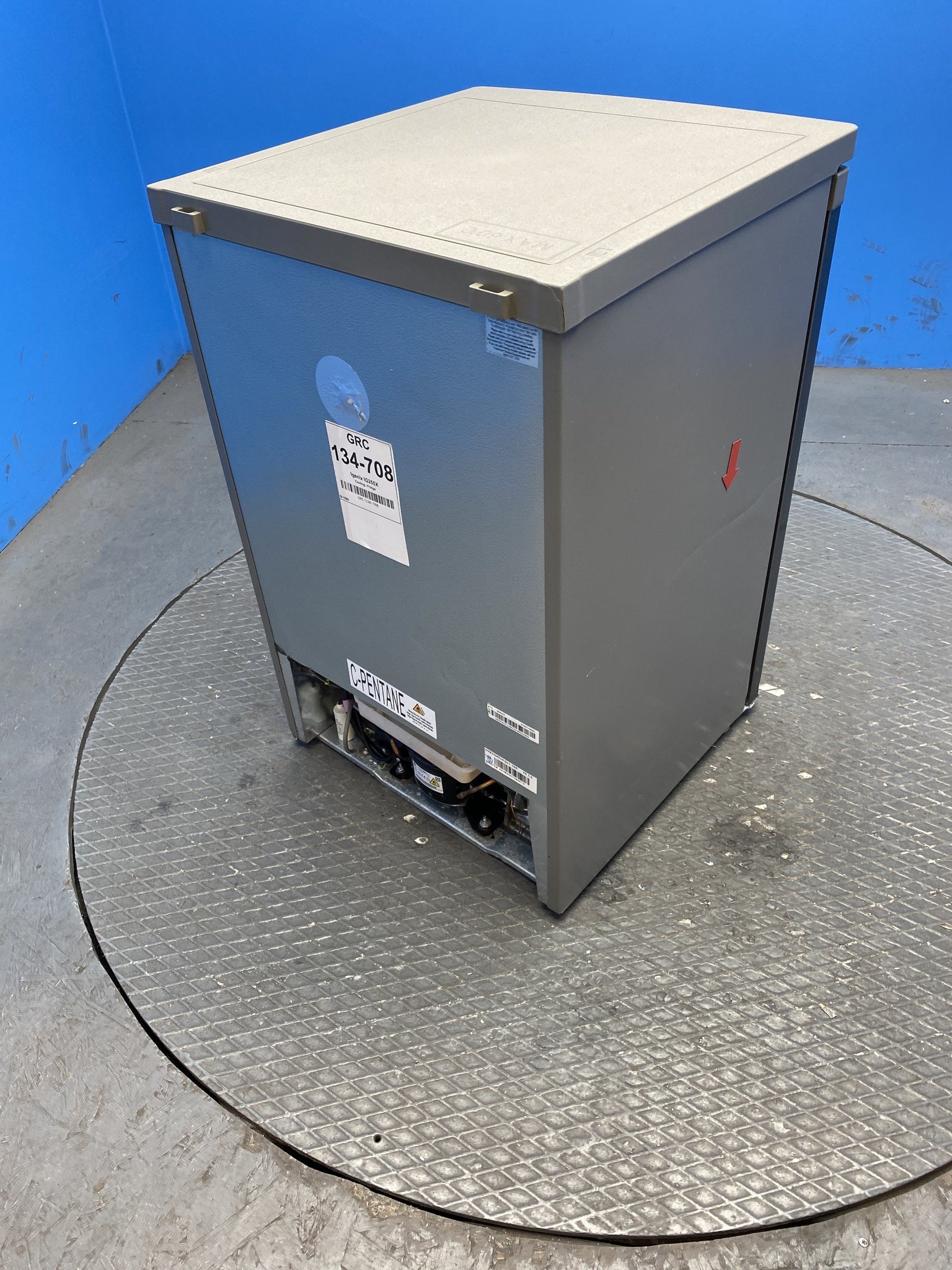 Igenix IG255X 136 Litre Undercounter Fridge