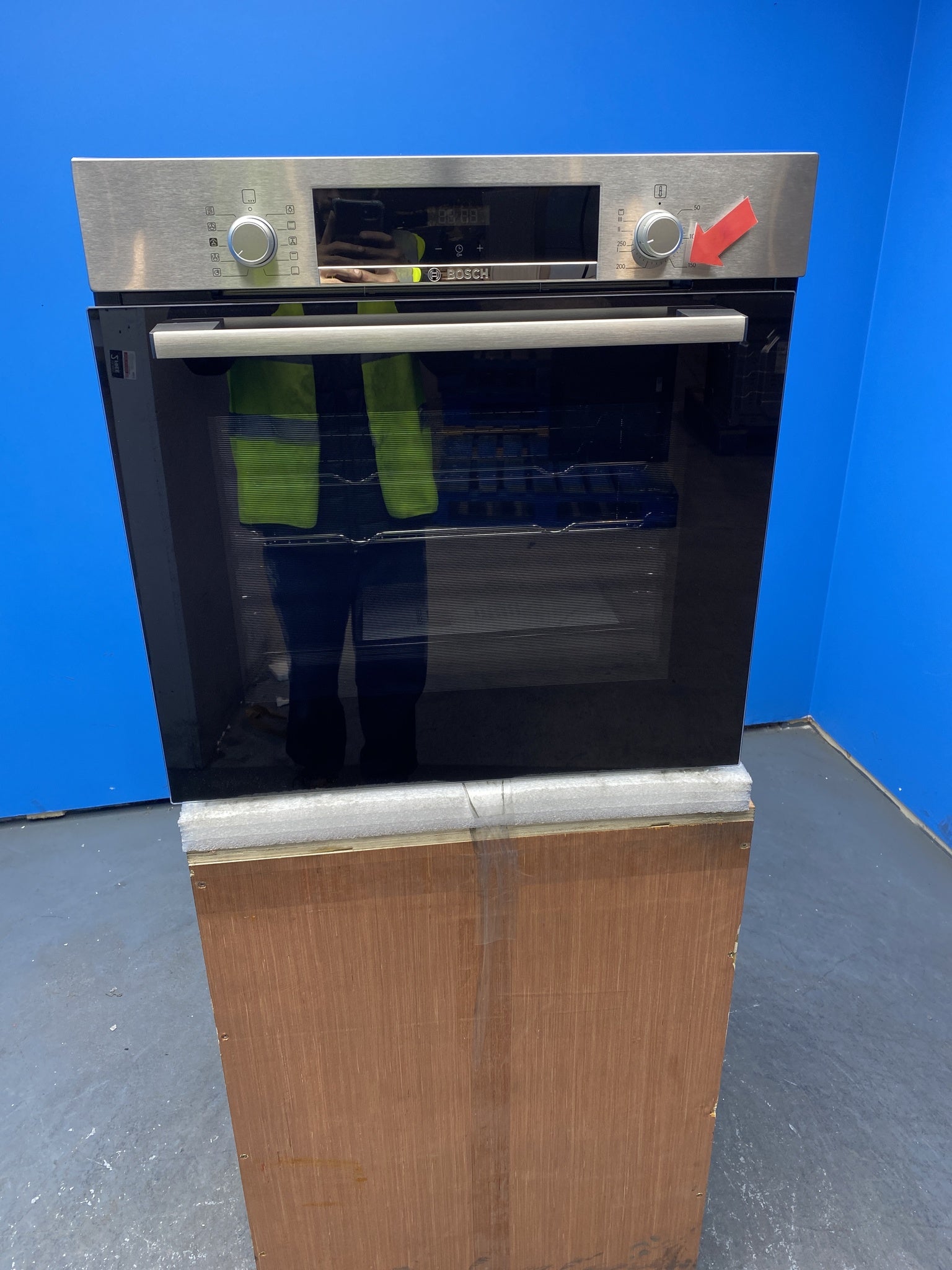 Bosch Series 4 HQA534BS3B Built-in Steam Assist Electric Single Oven