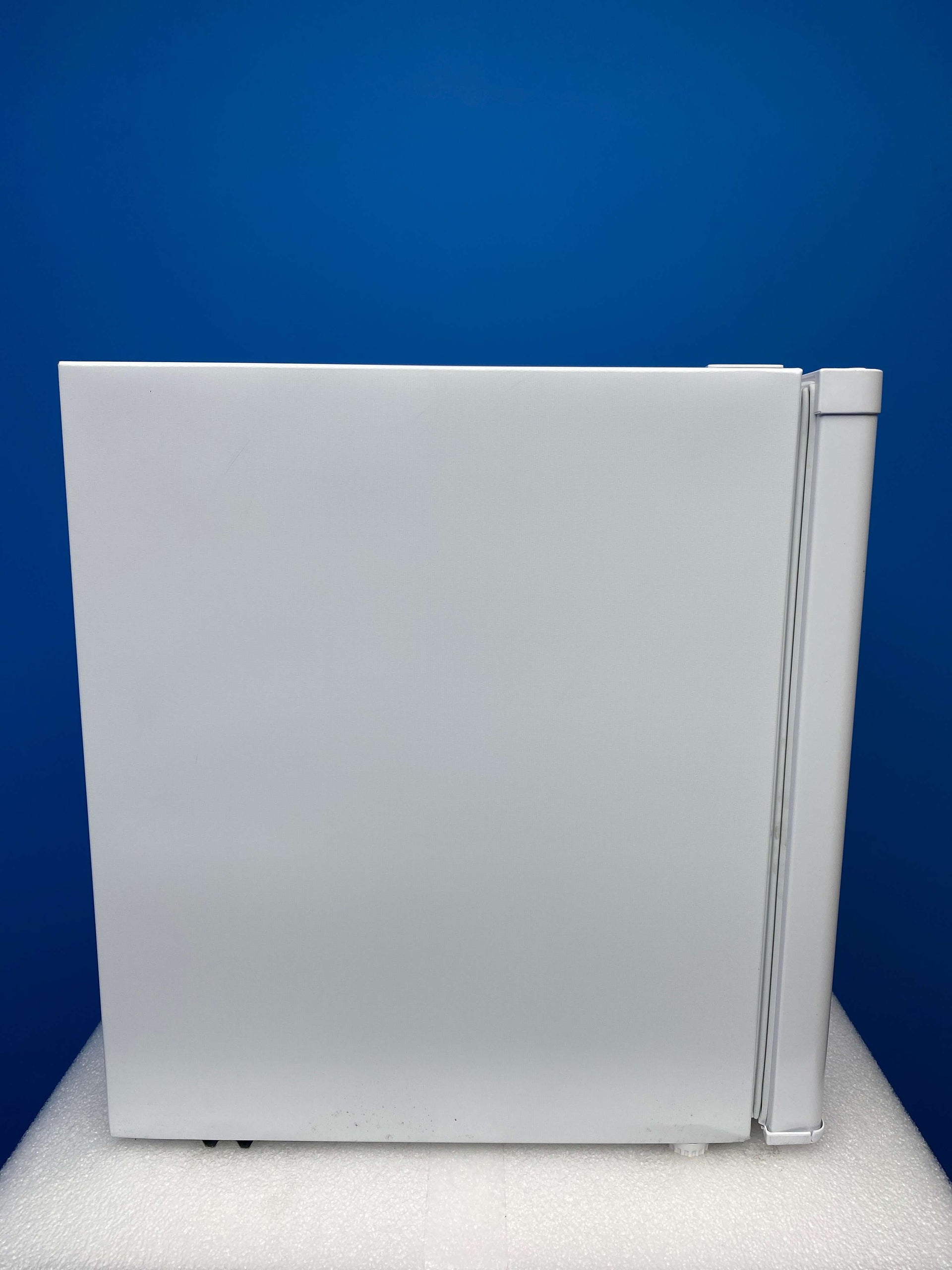 Prodex PX3751W 33 Litre Table Top Mini Freezer