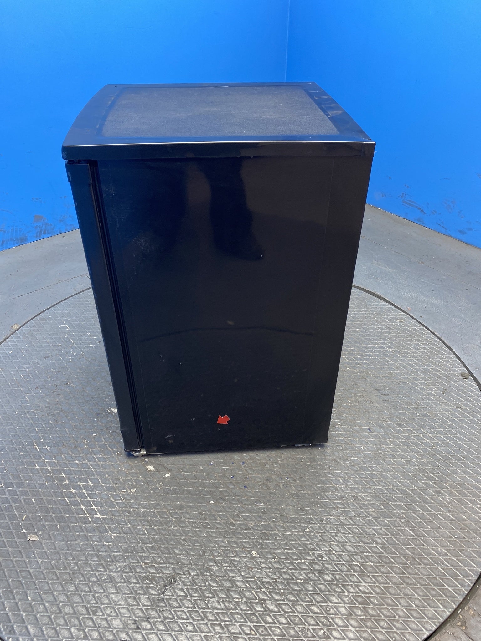Igenix IG255B 136 Litre Under Counter Fridge