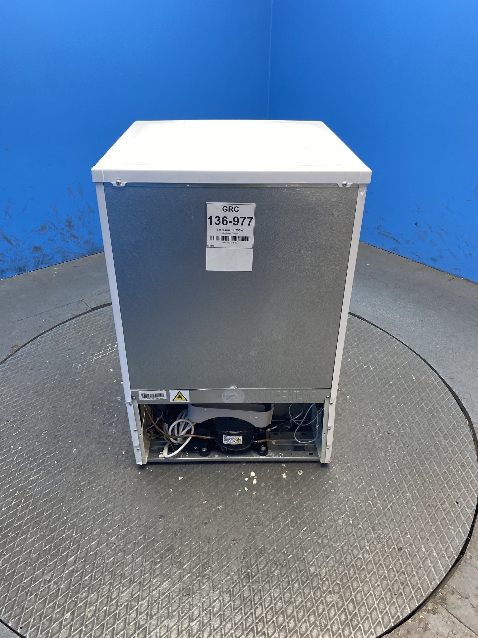 Statesman L255W 113 Litre 55cm Under Counter Fridge