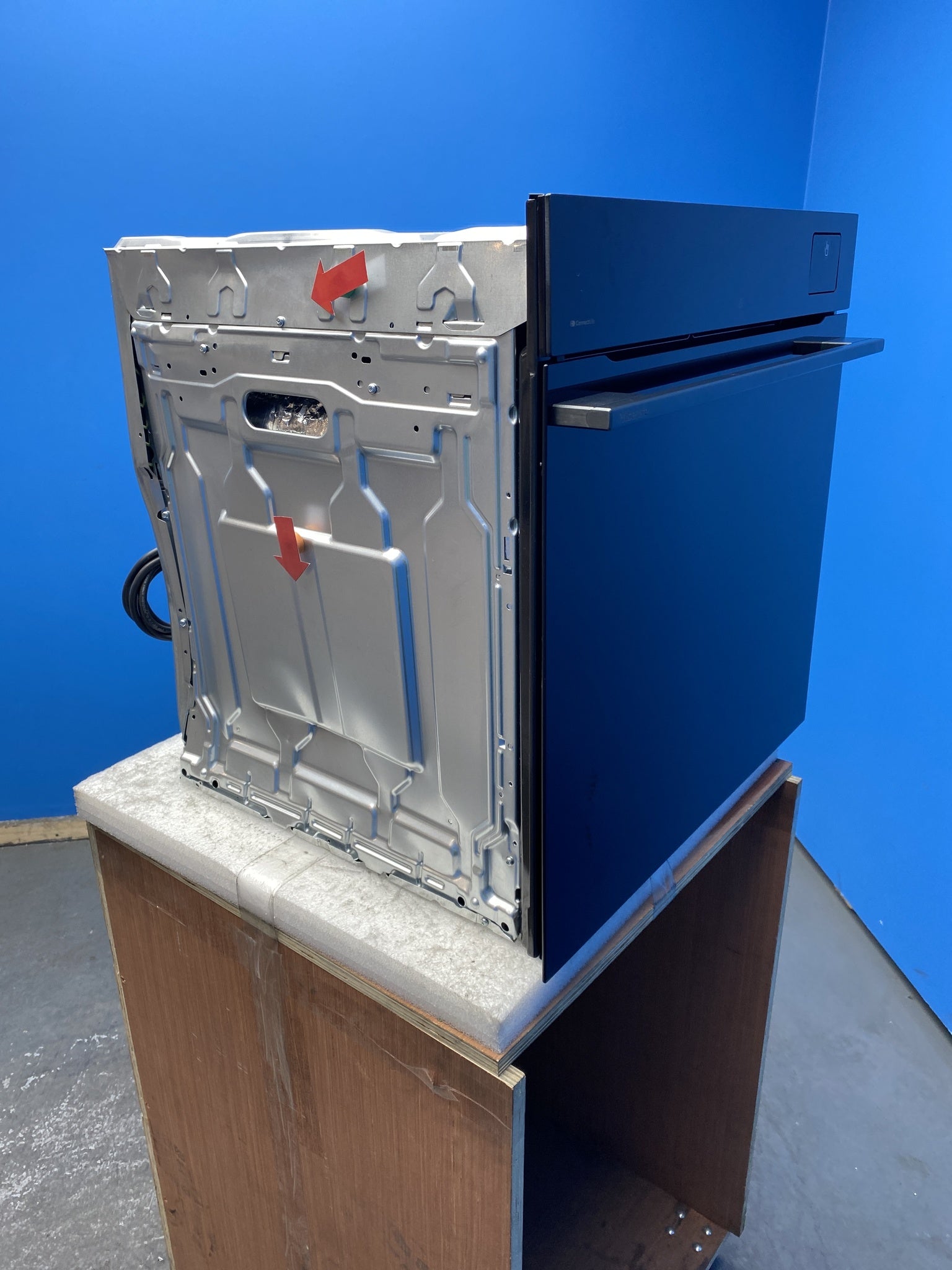 Hisense Hi8 BAS6PH8BUKWF BlackLine 77L Built-In Steam and Pyrolytic Oven