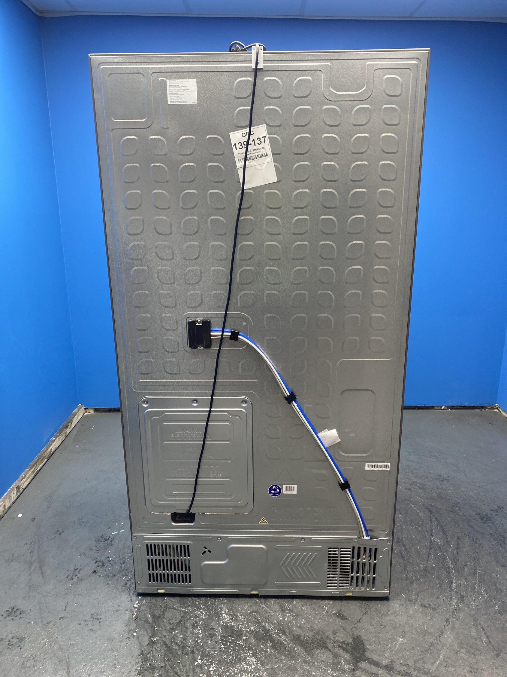 Hisense RQ760N4SASE 4-Door 584L American Fridge Freezer