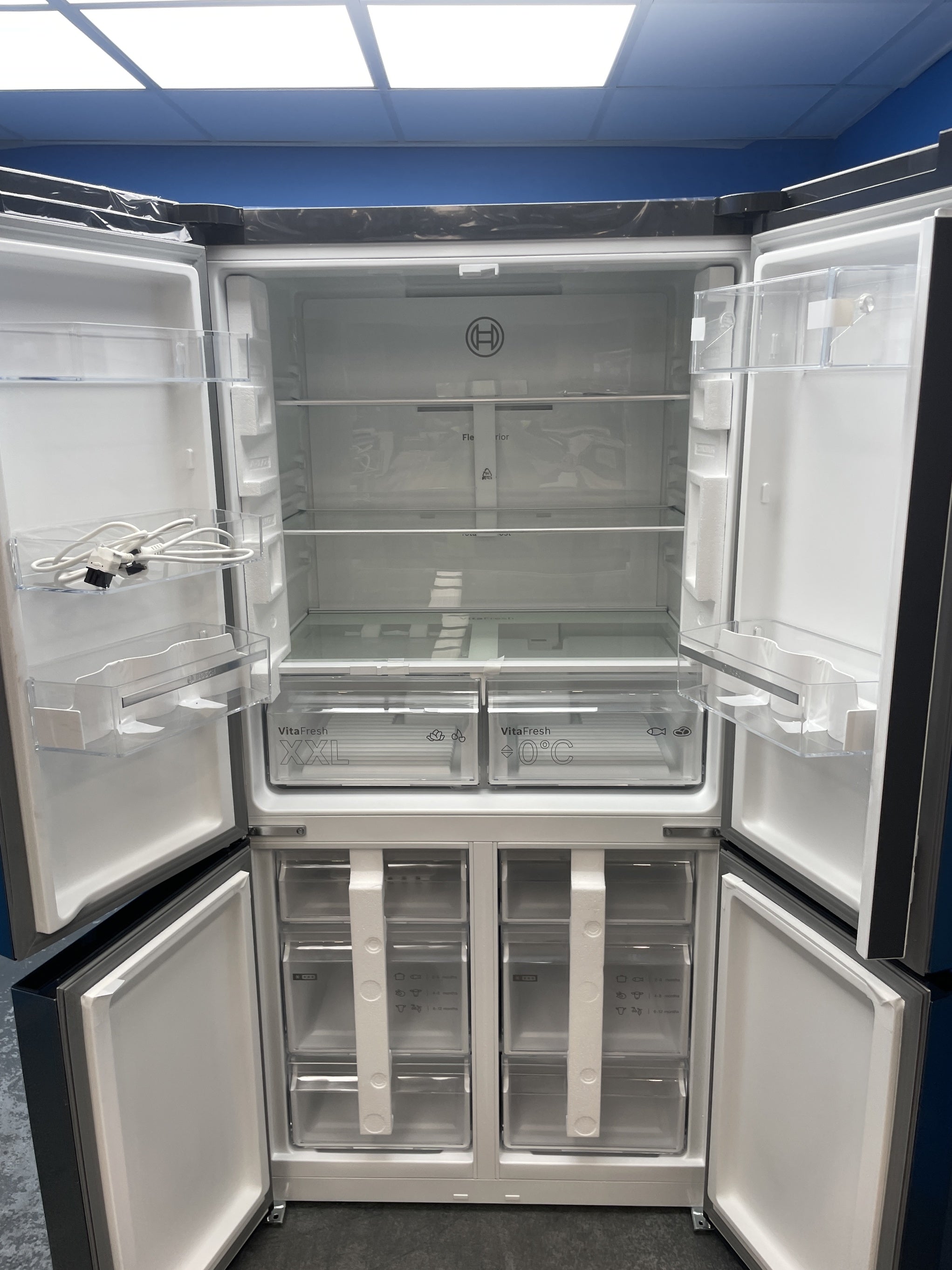 #GRC-157-494 - Bosch KFN96VPEAG Series 4 French Door 605 Litre Fridge Freezer