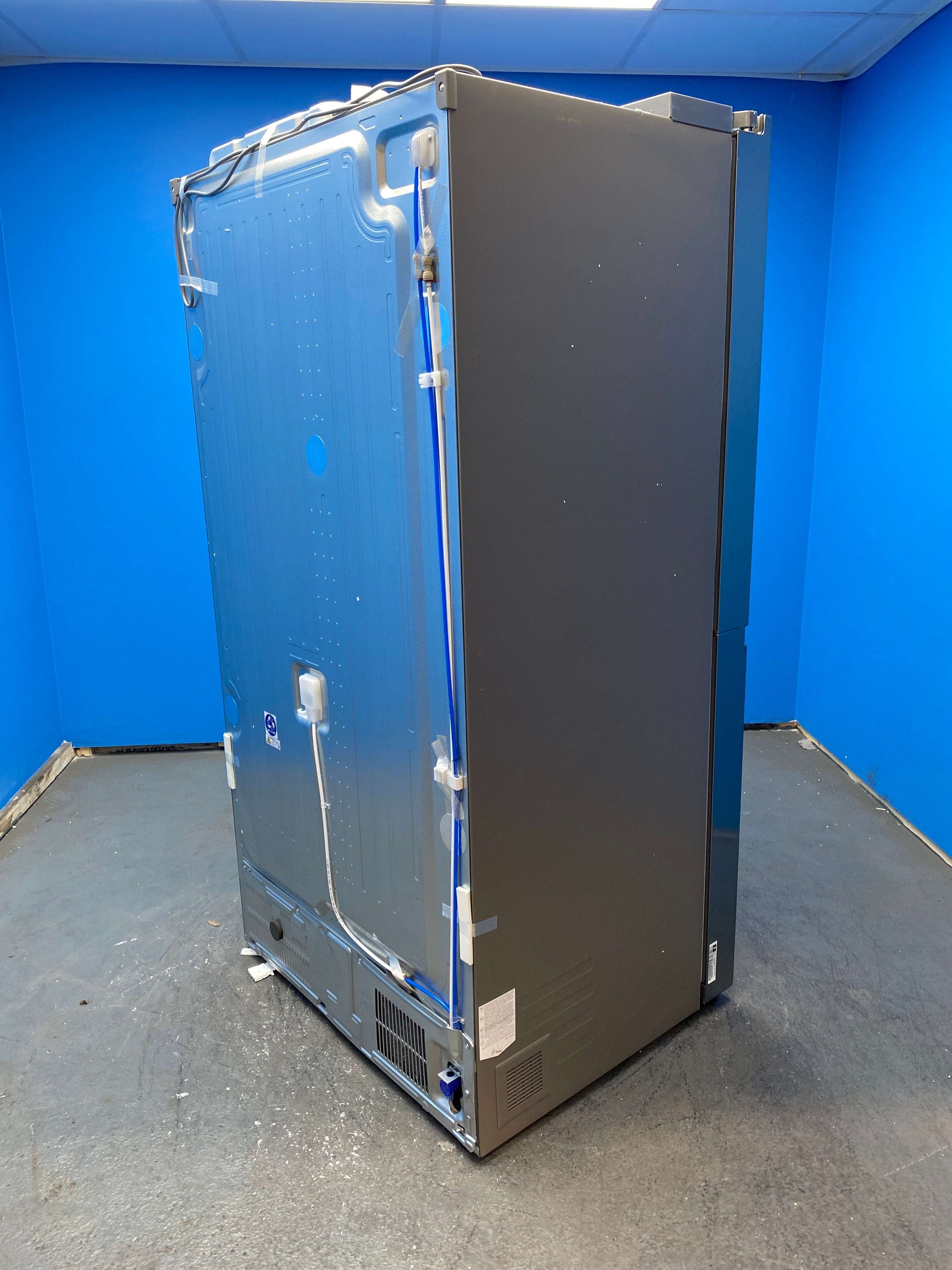 LG GSXE81PYBD American Style Fridge Freezer with InstaView™