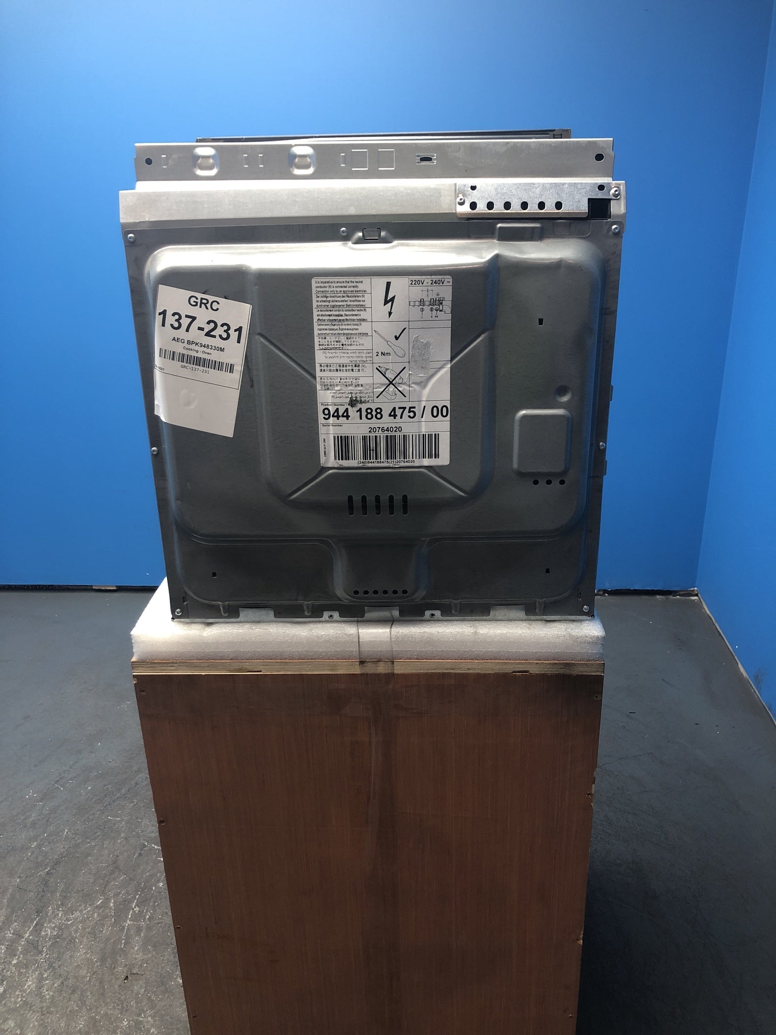 AEG BPK948330M Single Pyrolytic Oven with Assisted Cooking