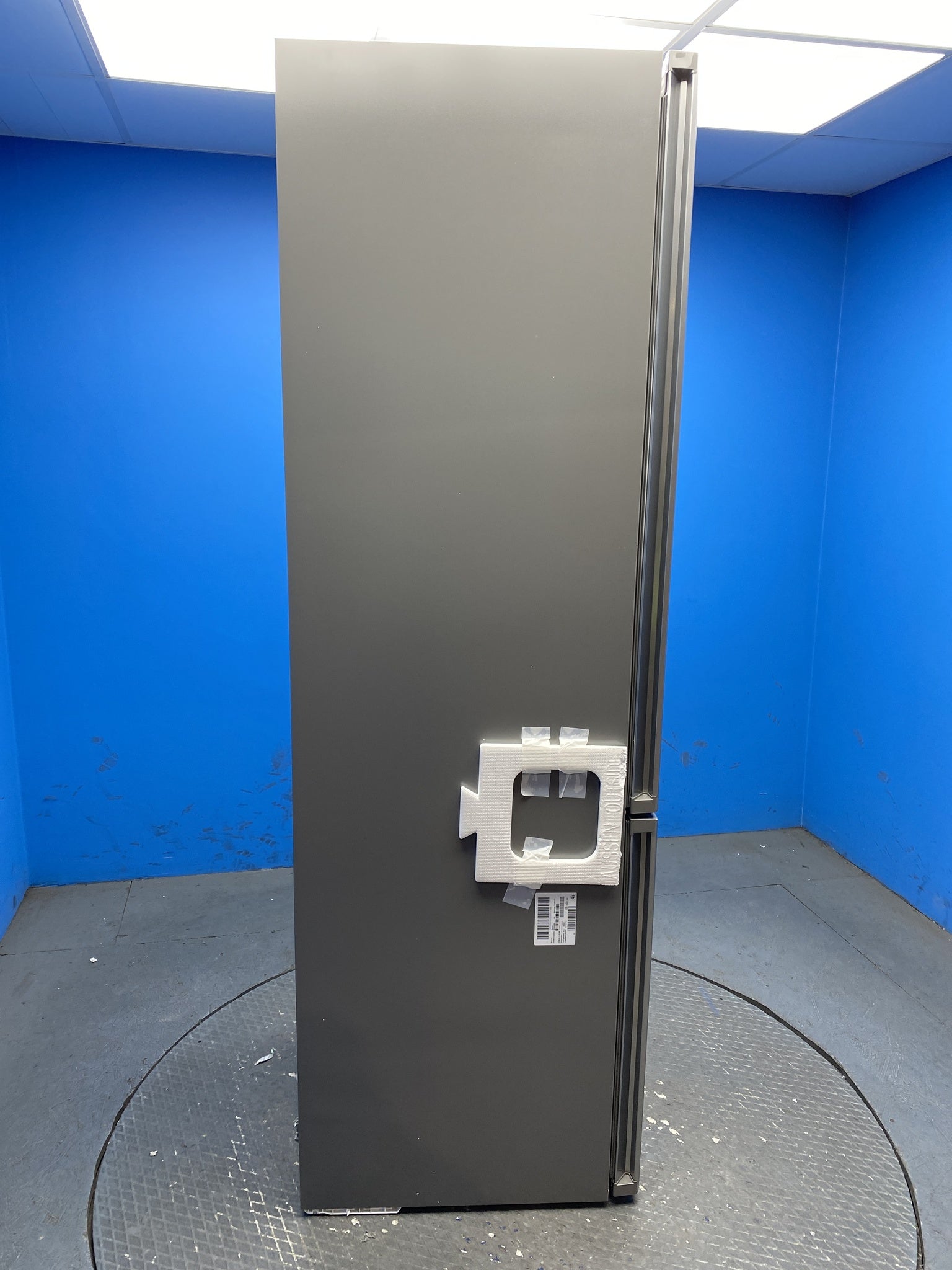 Bosch 363L Freestanding Frost Free Fridge Freezer Silver