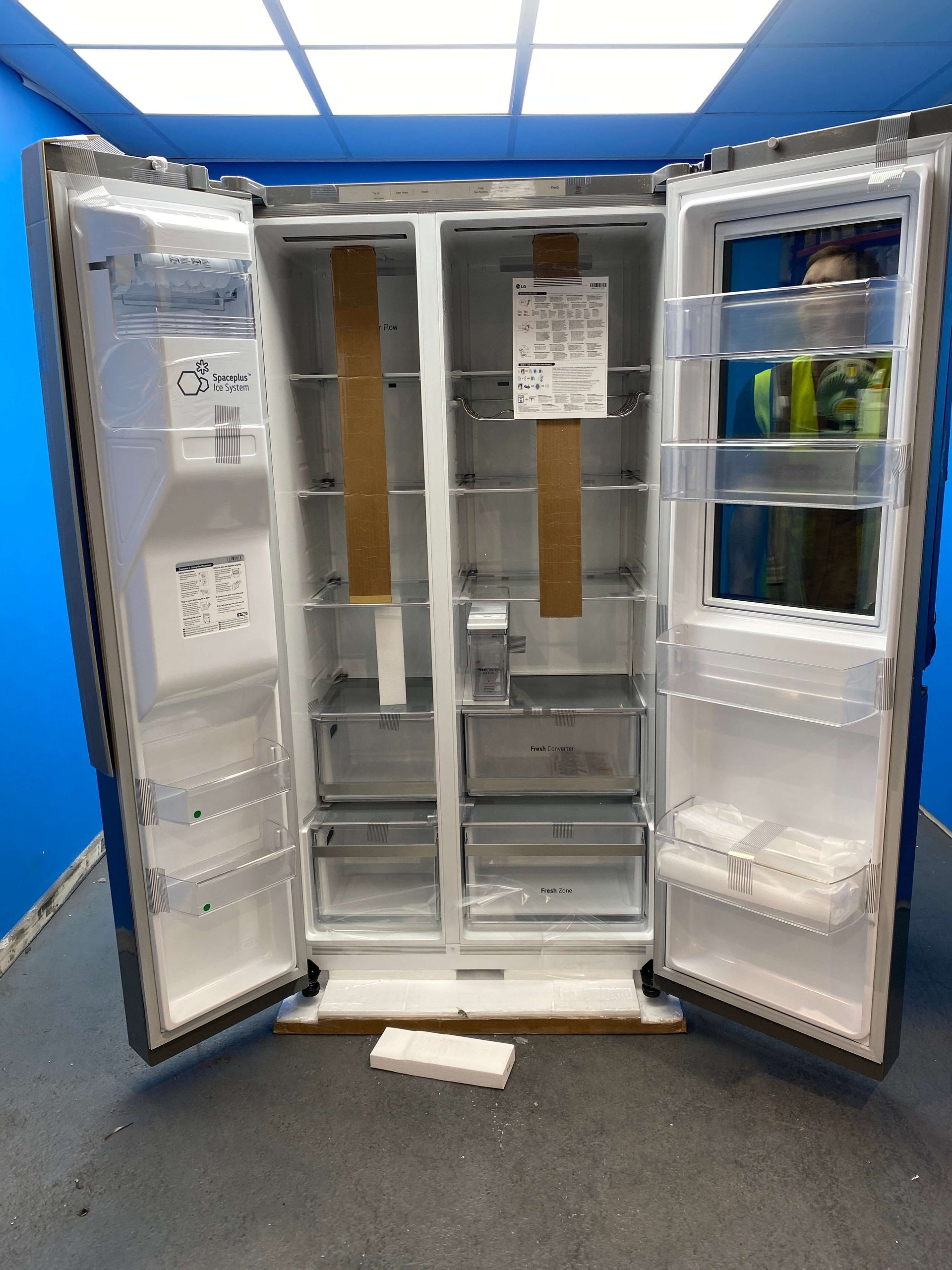 LG GSXE81PYBD American Style Fridge Freezer with InstaView™
