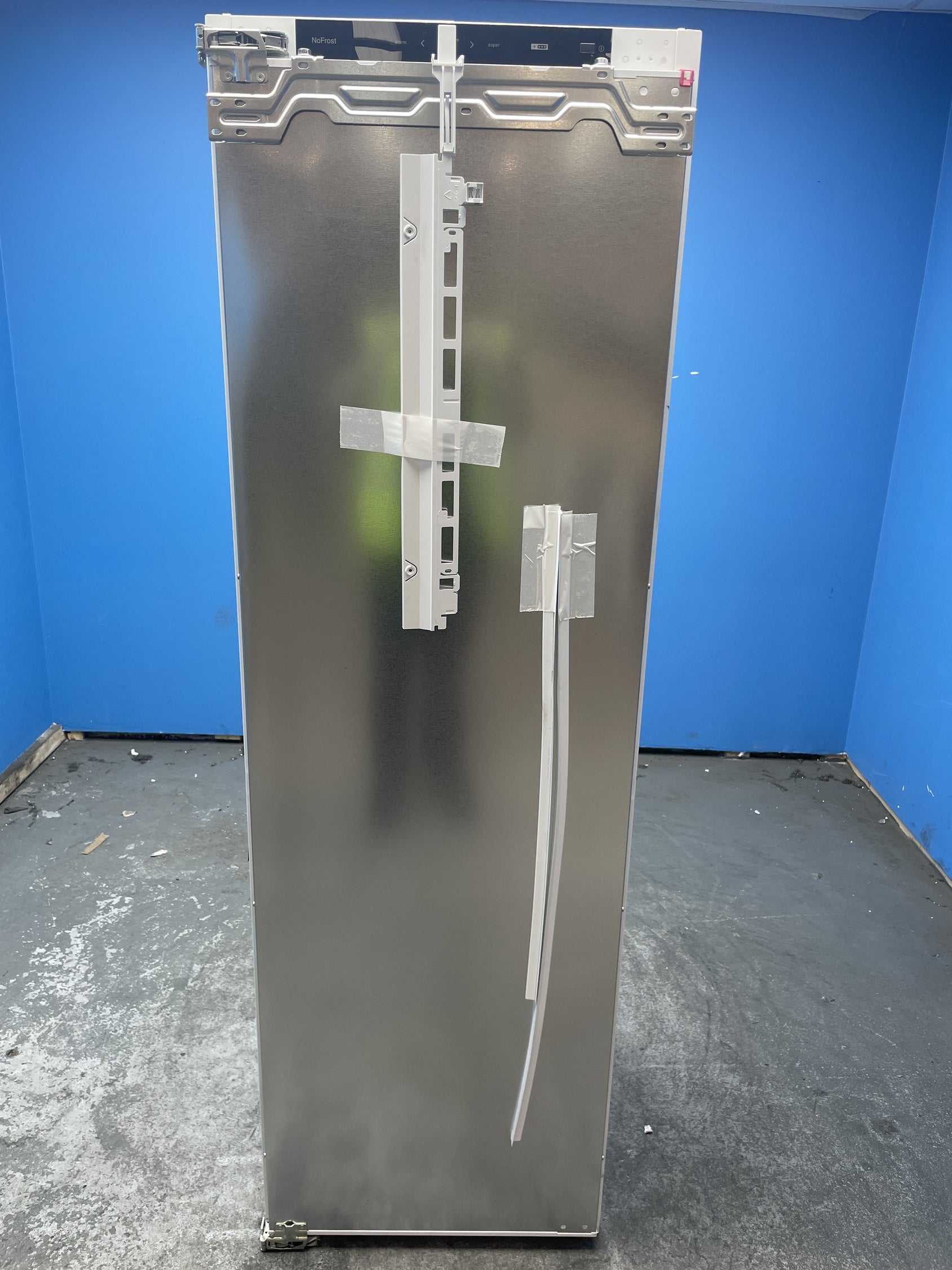 #GRC-158-137 - Bosch GIN81VEE0G Serie 4 Built-in Frost Free Upright Freezer