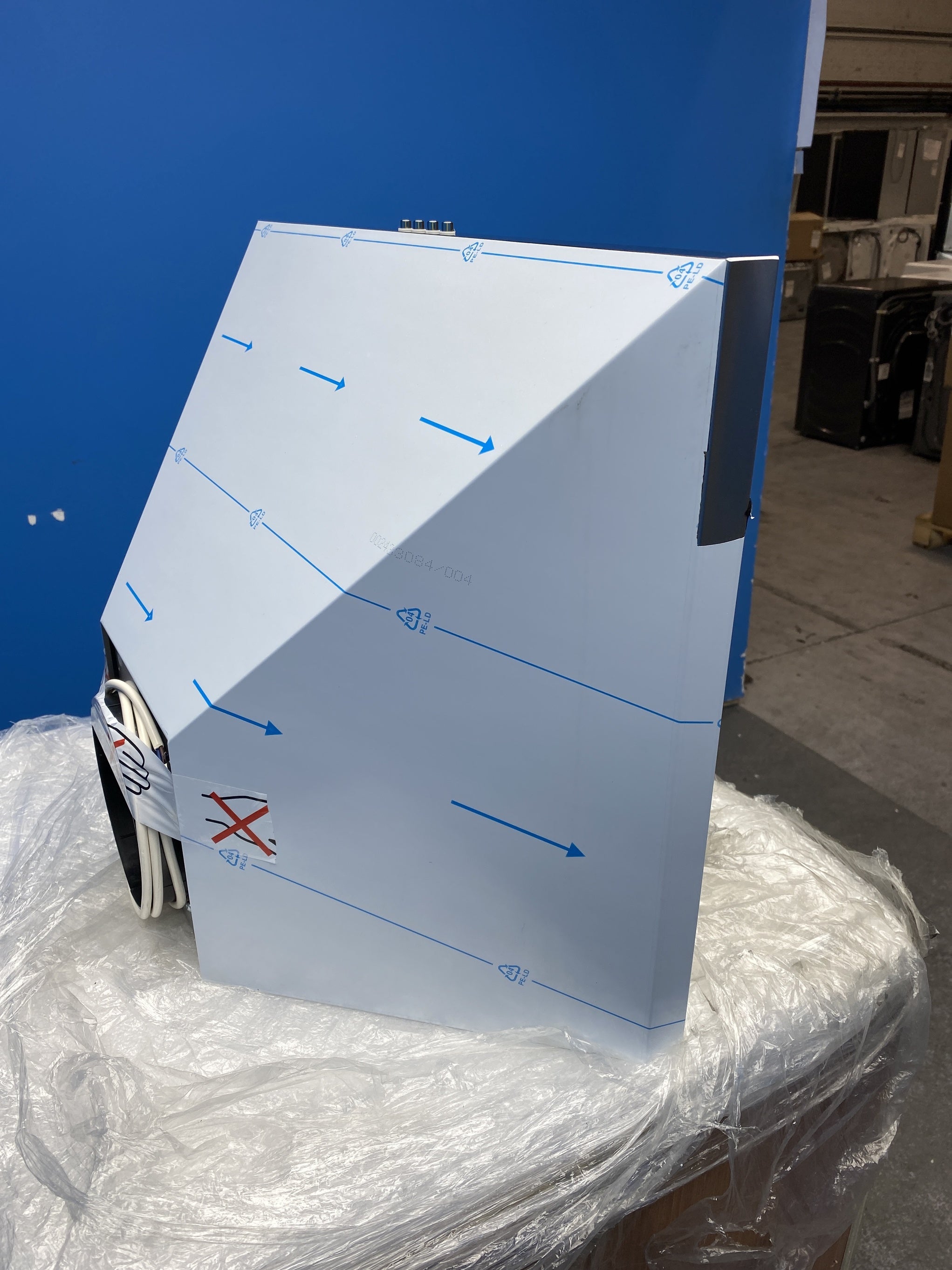 #GRC-150-209 - AEG LFC316X 60cm Stainless Steel Pyramid Chimney Hood
