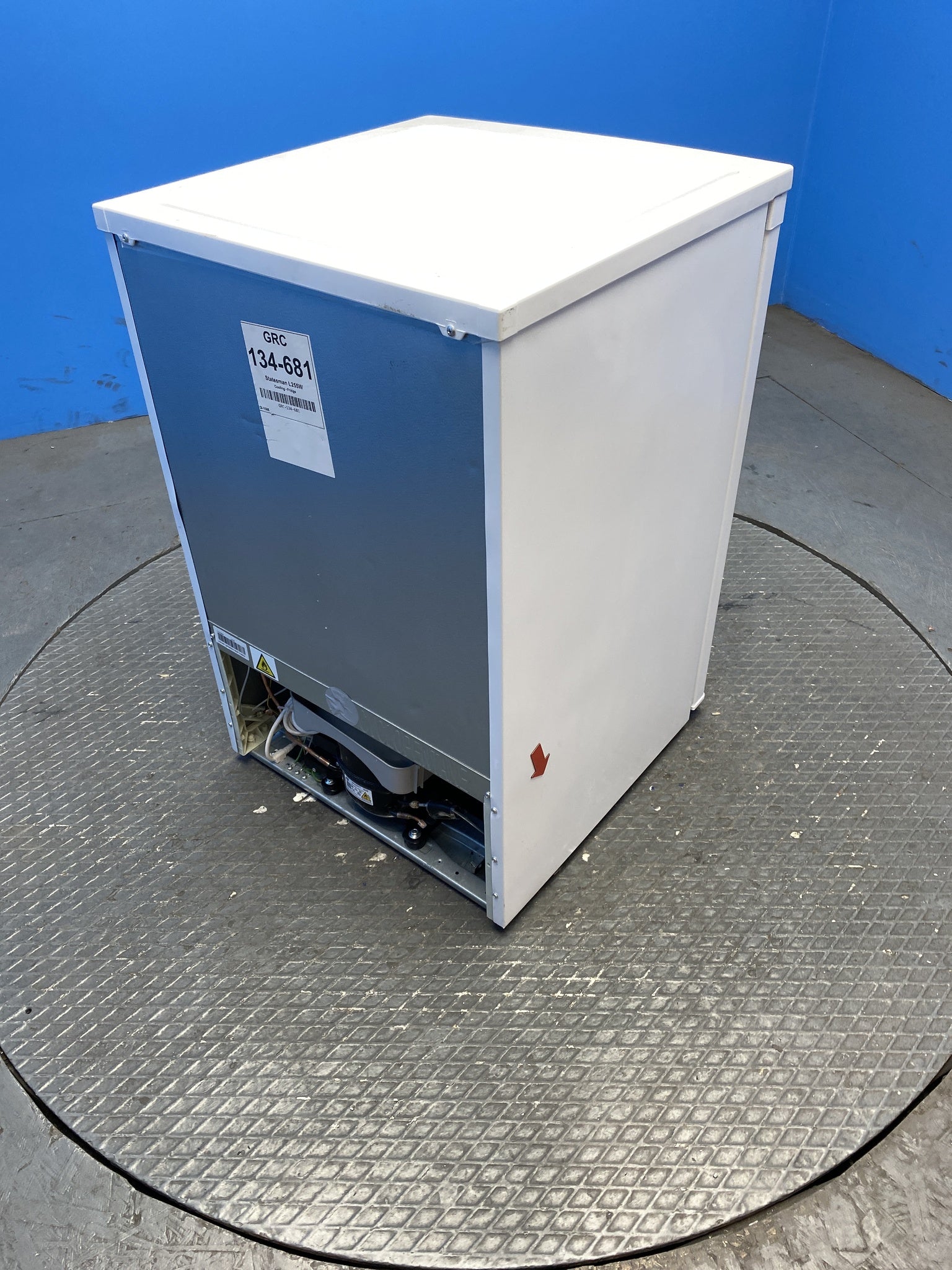 Statesman L255W 113 Litre 55cm Under Counter Fridge