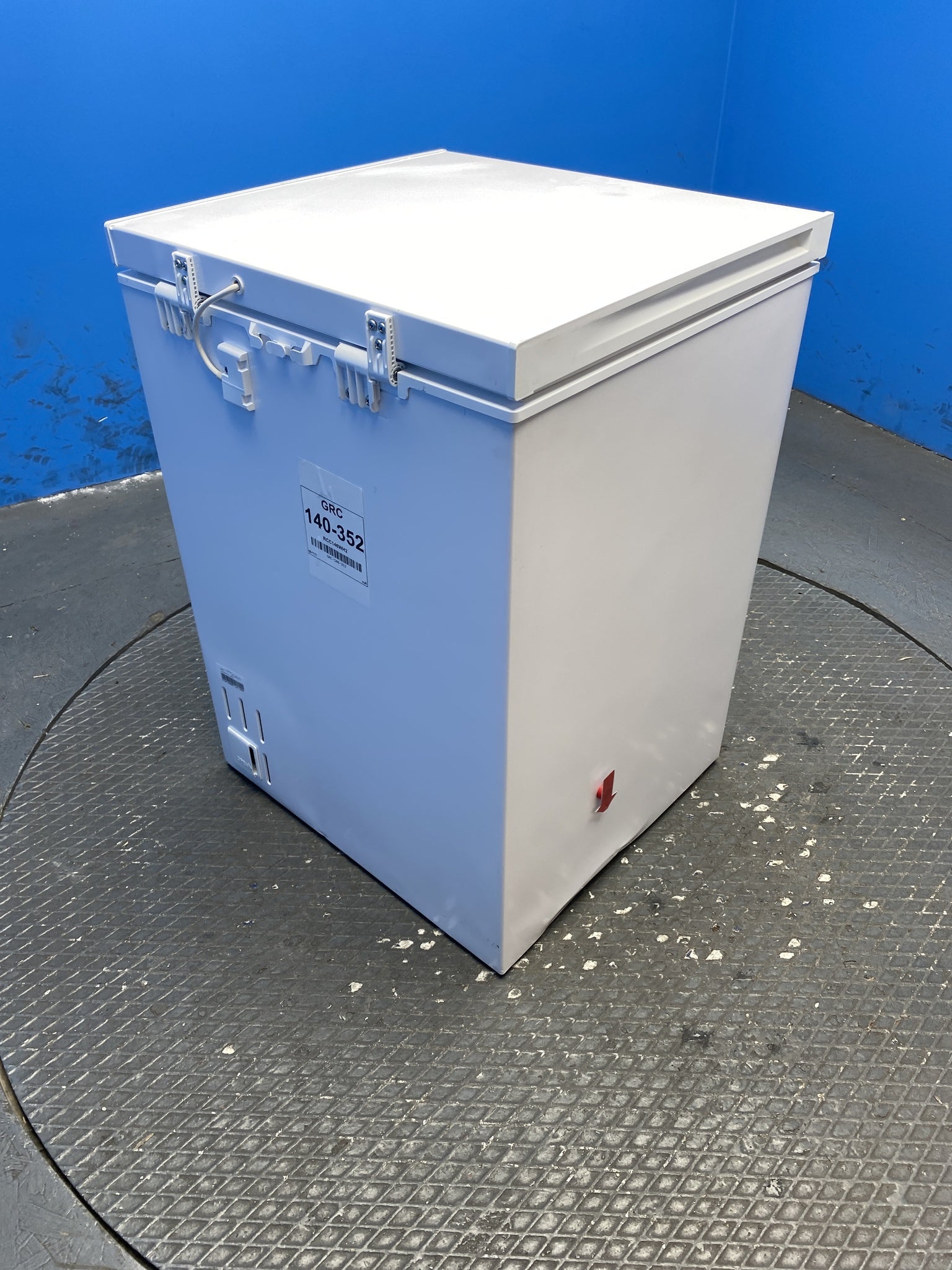 Comfee 143 L Chest Freezer / Fridge – White