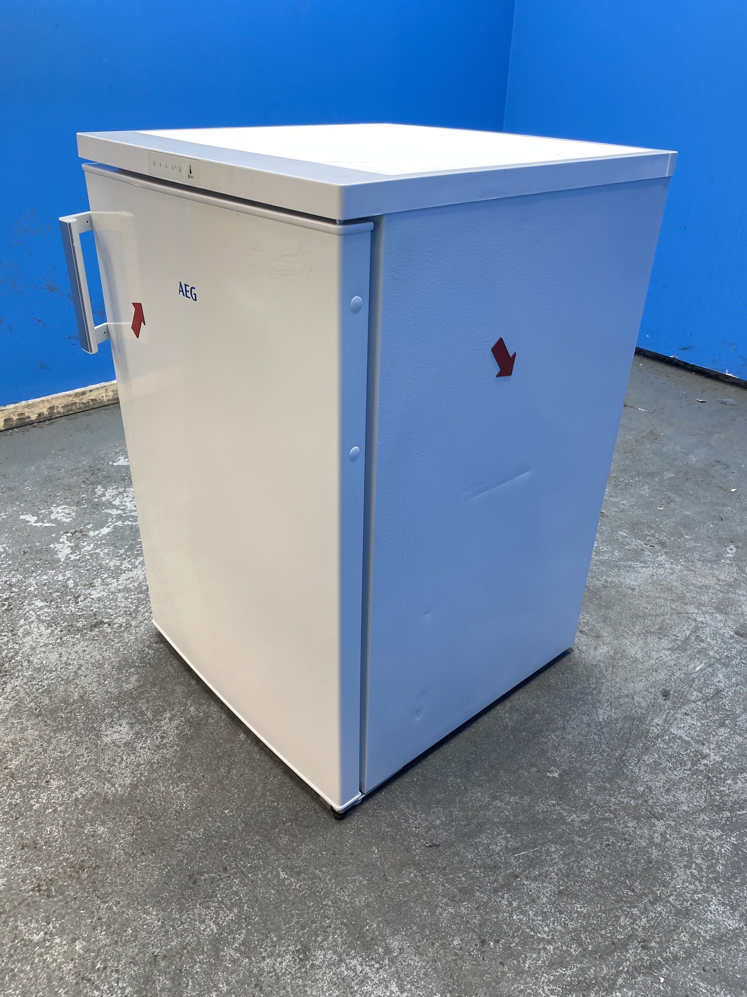 #GRC-155-988 - AEG 5000 Series OT5OR141DW Under Counter Larder Fridge