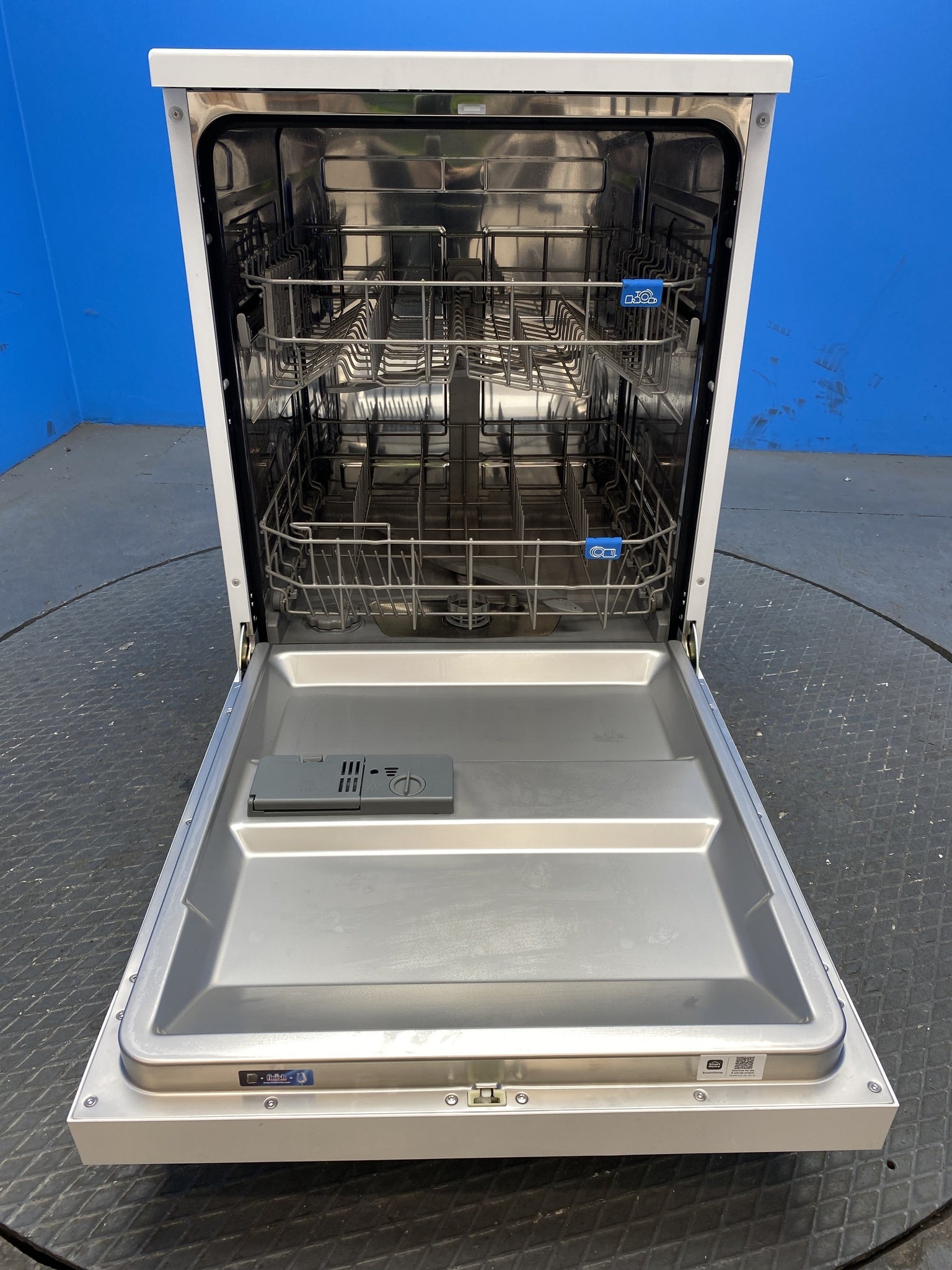 Midea MDWPF1233CW 60cm 12 Place Setting Dishwasher