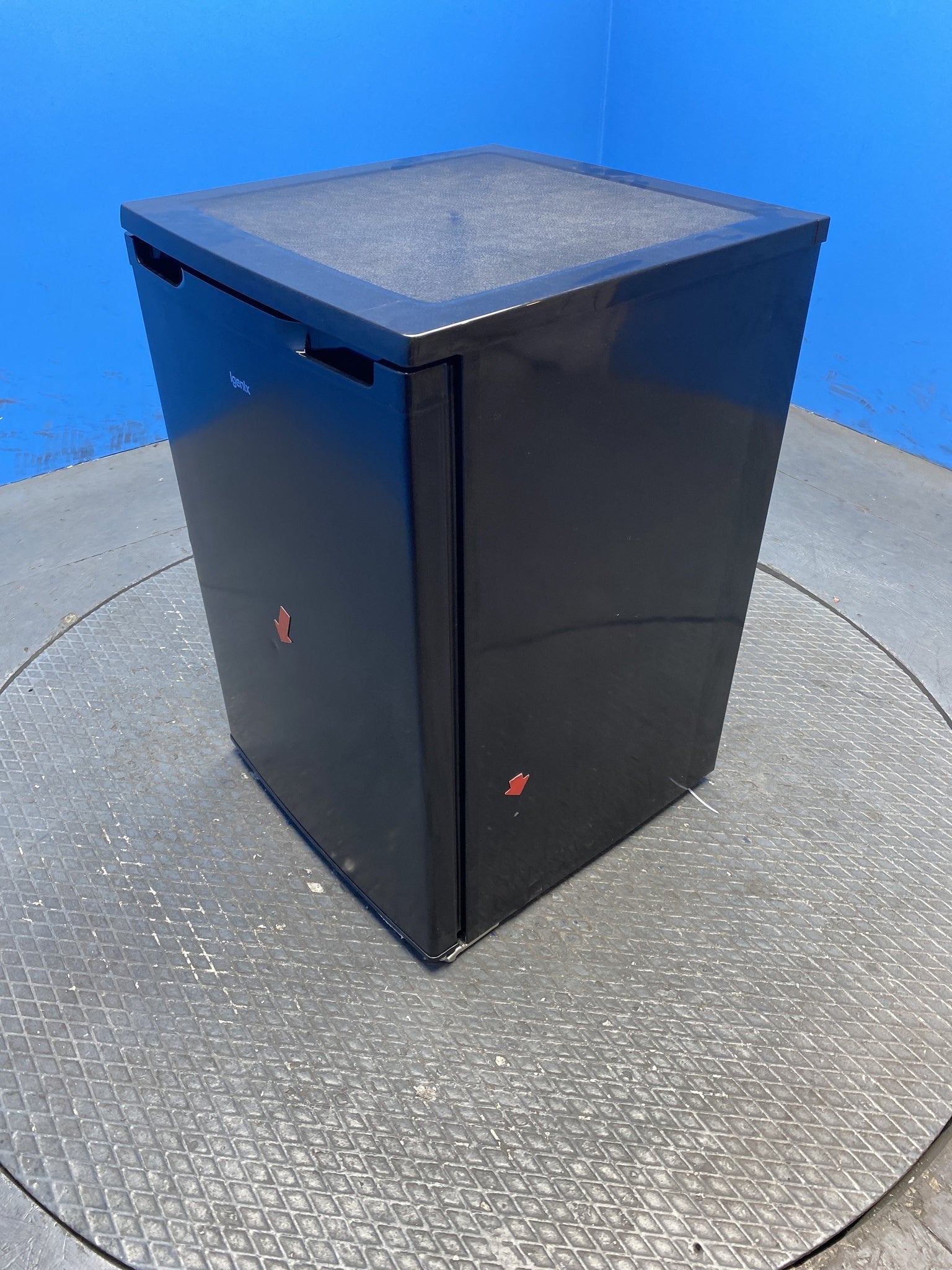 Igenix IG255B 136 Litre Under Counter Fridge