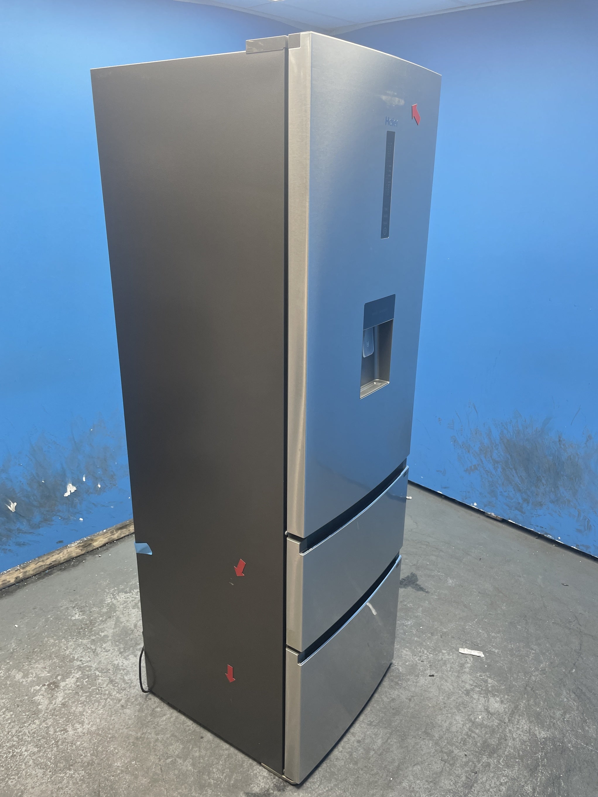 #GRC-163-454 - Haier 60cm Freestanding 70/30 Fridge Freezer – 345L, MyZone, Non-Plumbed Water Dispenser