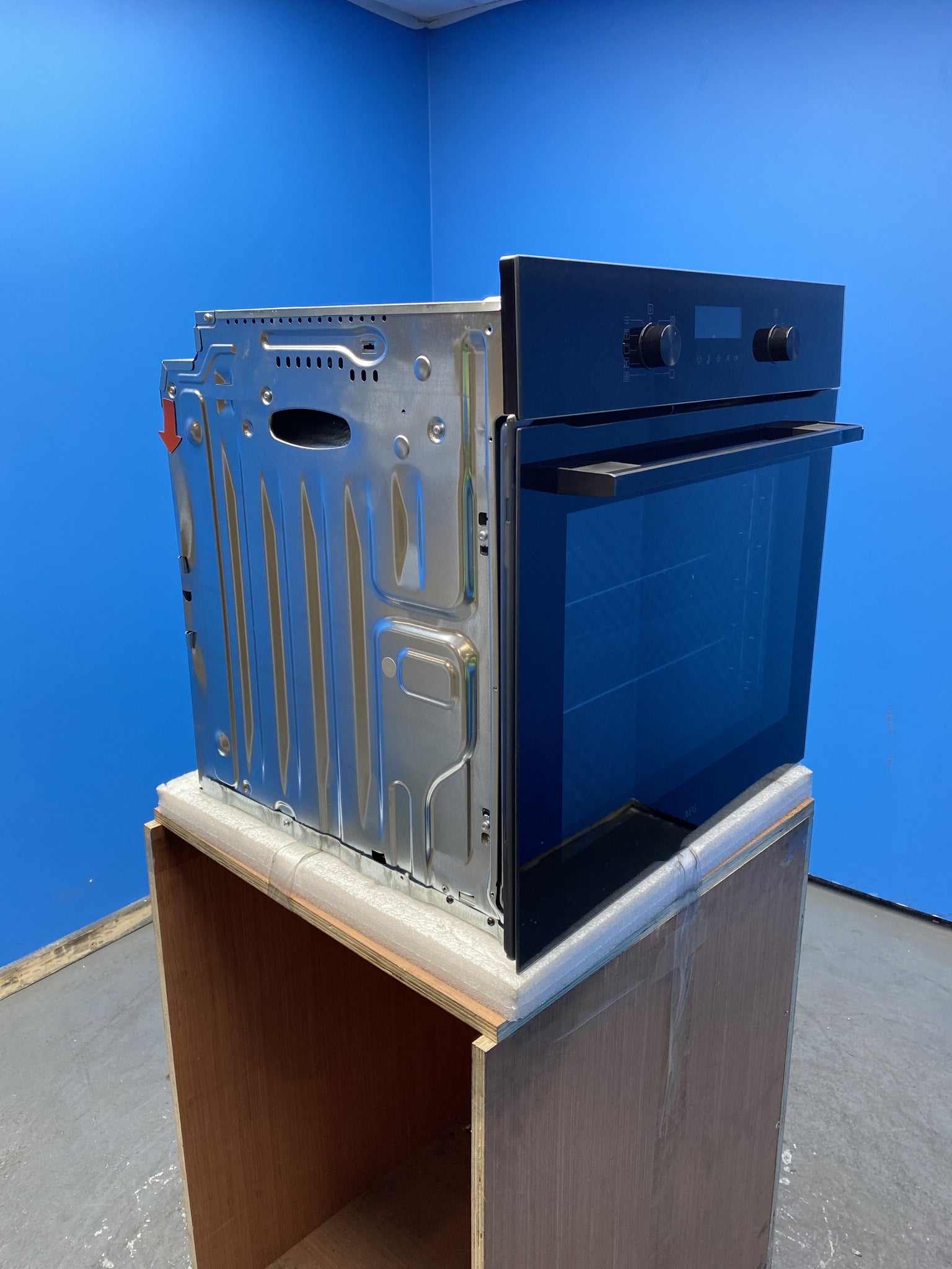 AEG 6000 SenseCook OS6AB50AK Built-In 71 Litre Single Oven