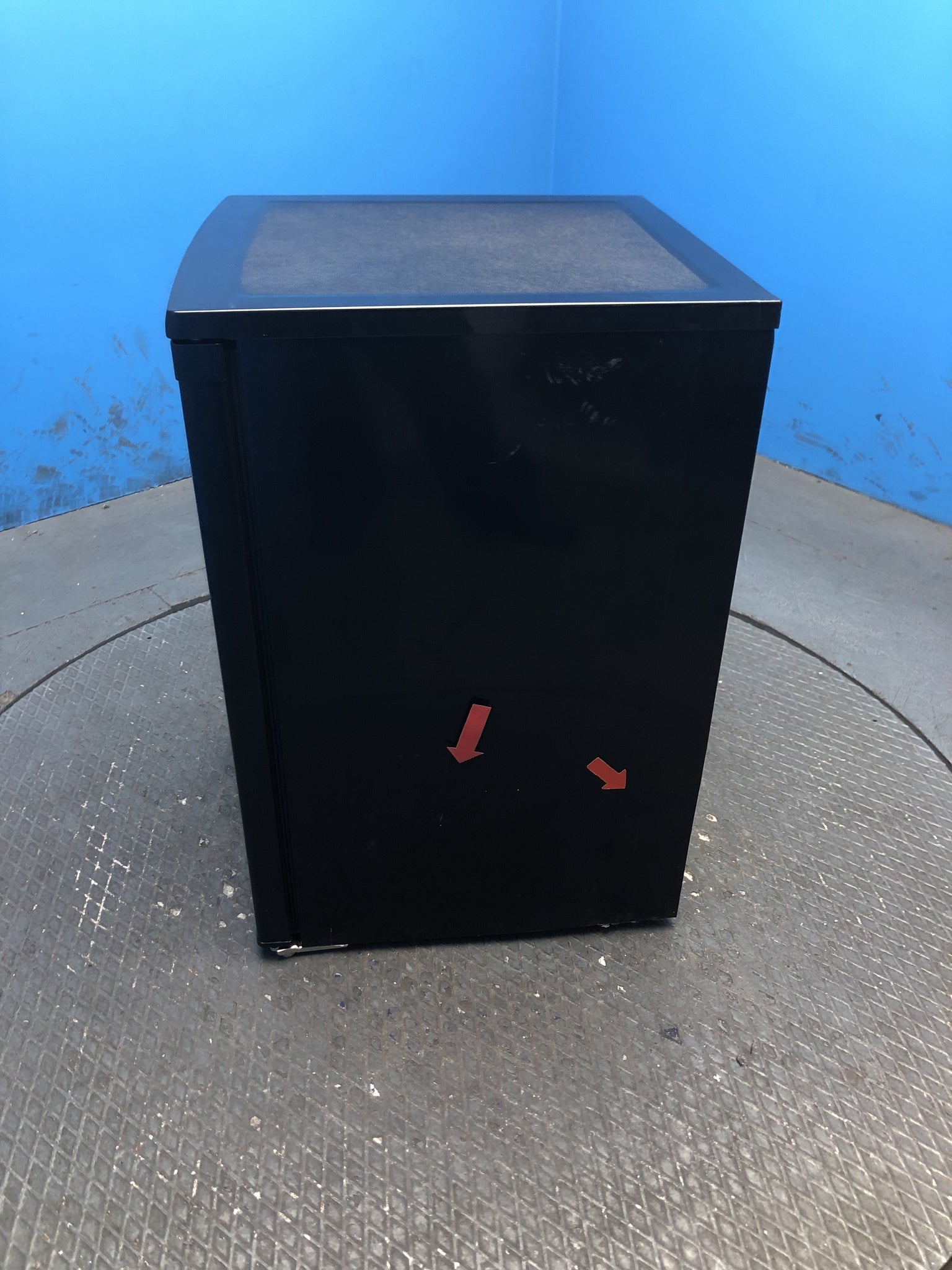 Igenix IG255B 136 Litre Under Counter Fridge