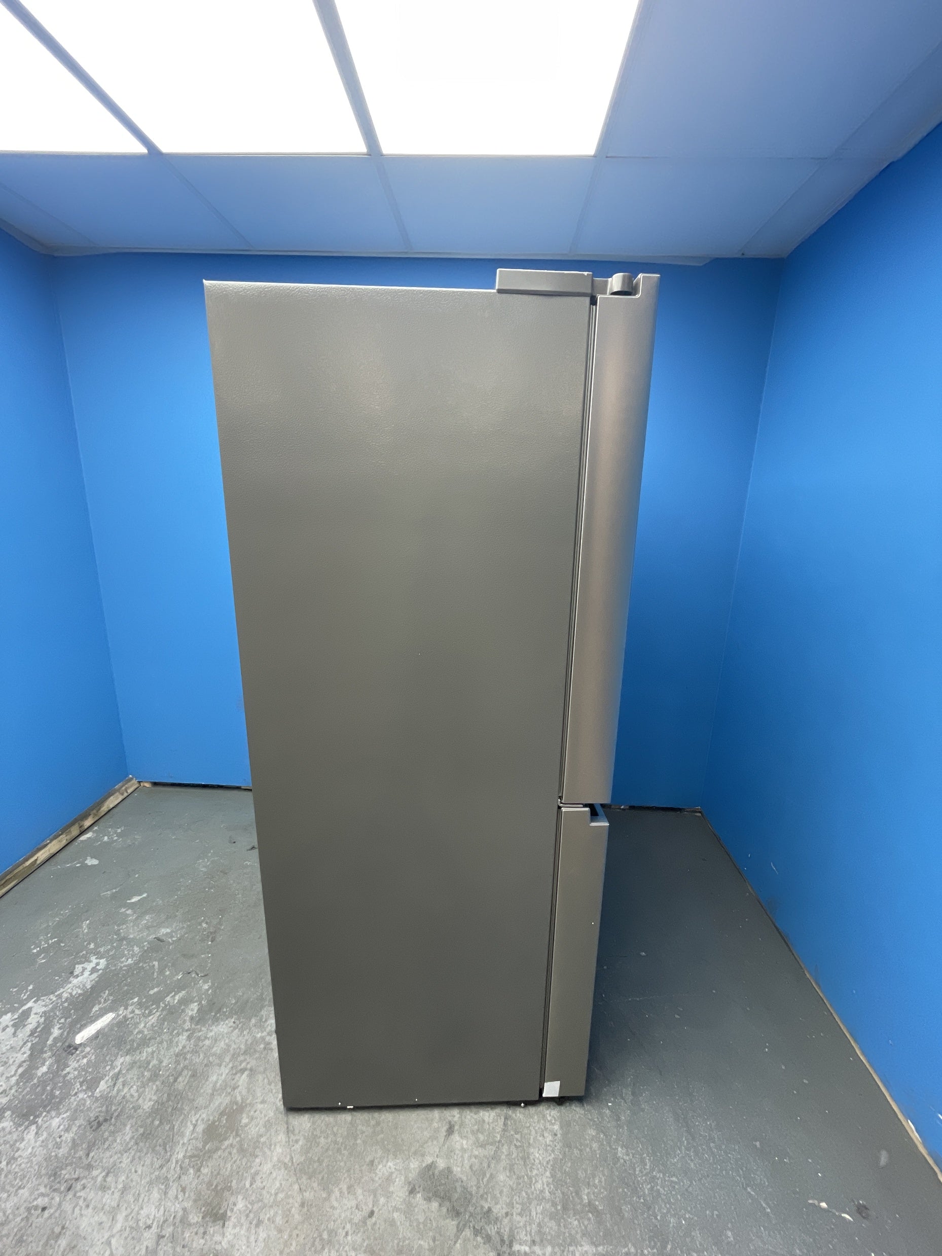 #GRC-163-249 - Hisense PureFlat RQ758N4SASE 609L American Style Fridge Freezer