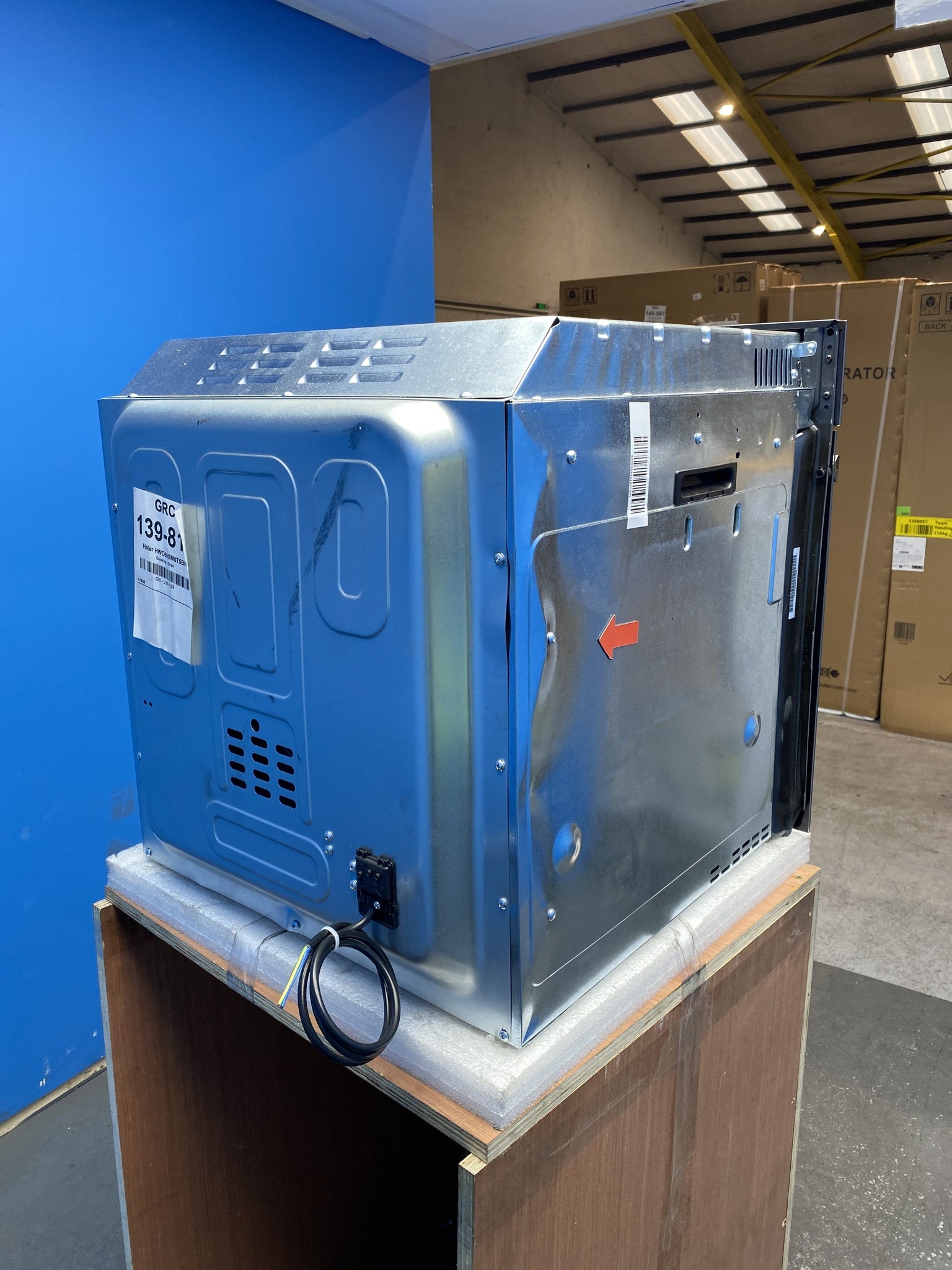 Haier HWO60SM6T5BH I-Touch Series 6 70L Built-in Single Oven