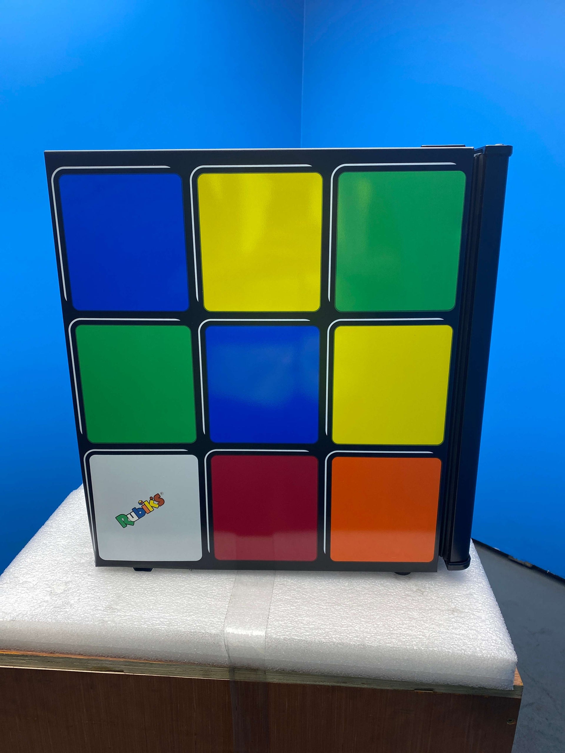 Husky HU231 43 Litre Rubiks Cube Mini Fridge