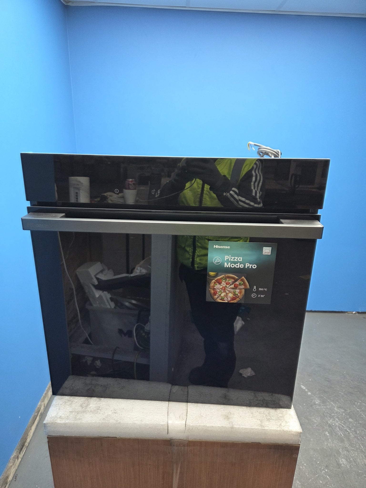 Hisense Hi6 BlackLine HO66FAPizzaChef Pyrolytic Smart Oven