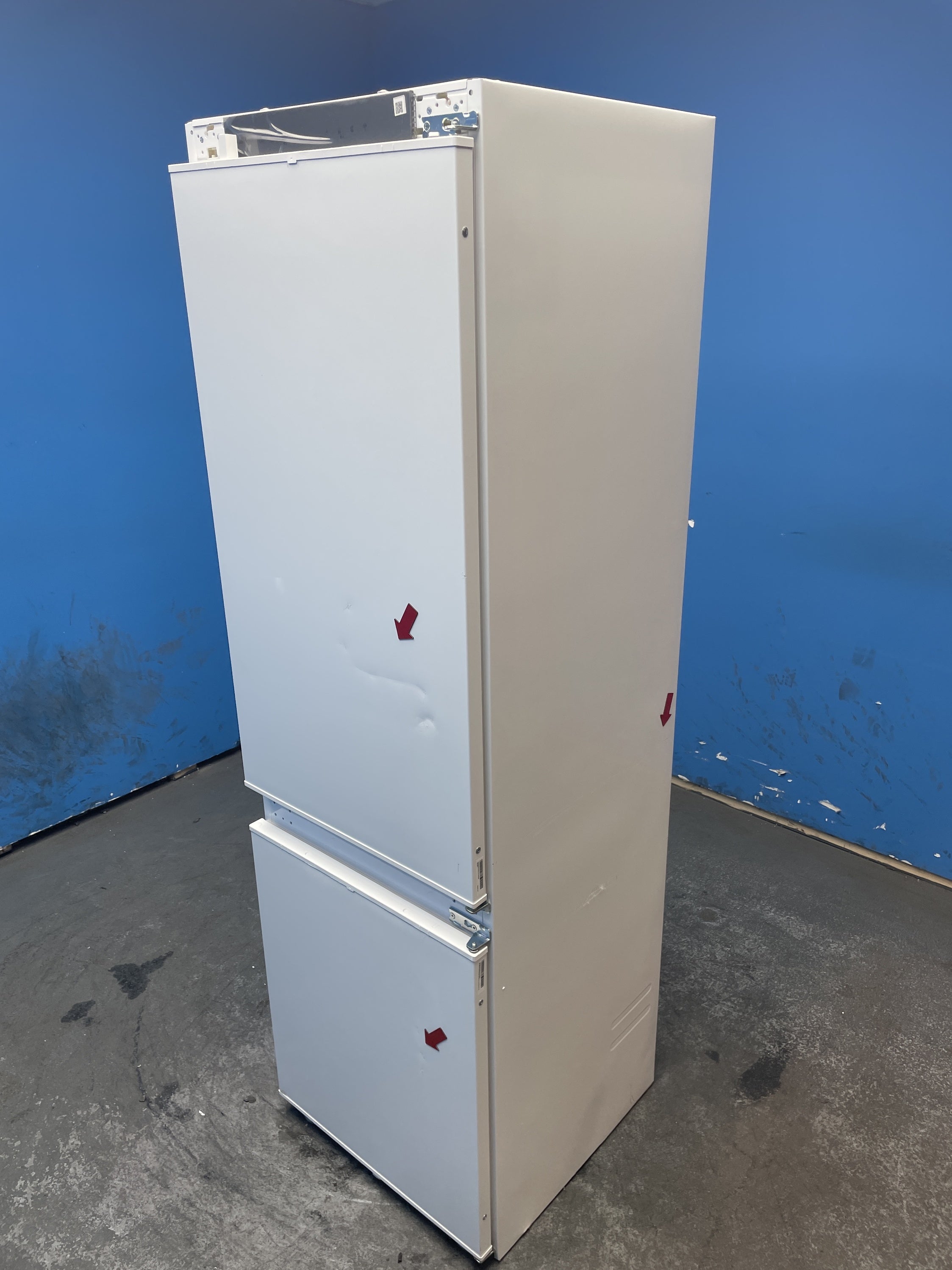 #GRC-163-409 - Hoover 54cm Integrated 70/30 Fridge Freezer – 251L, White