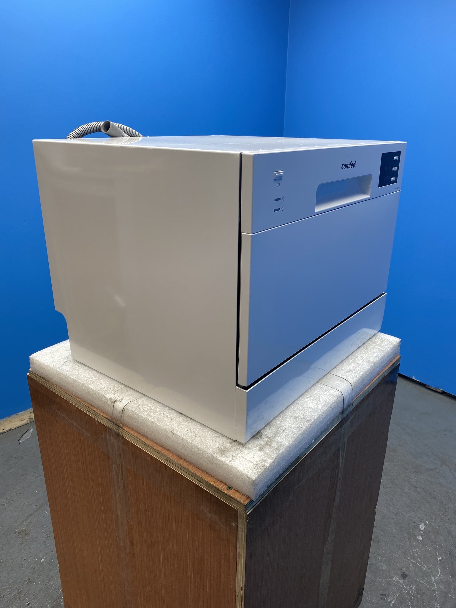 COMFEE' KWH-TD602E-W 6 Place Setting Countertop Dishwasher