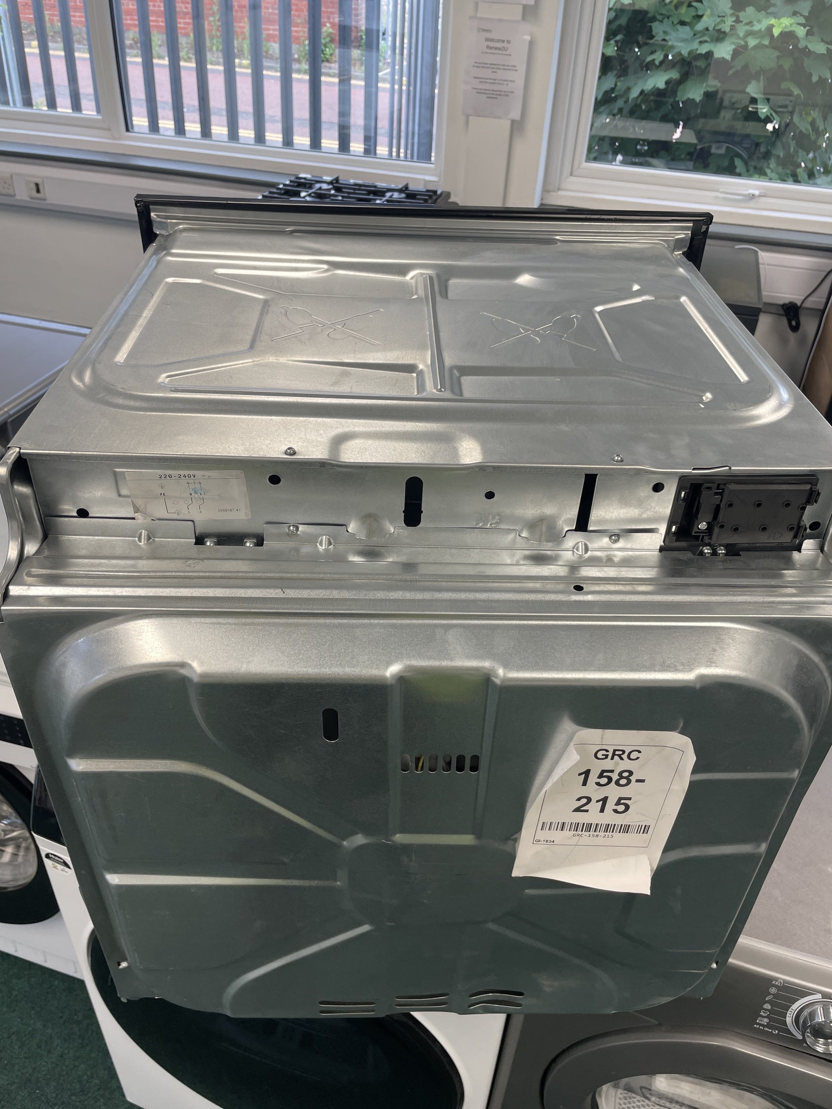 #GRC-158-215 - AEG 6000 BPX535A61B AirFry Pyrolytic Built-In Single Oven
