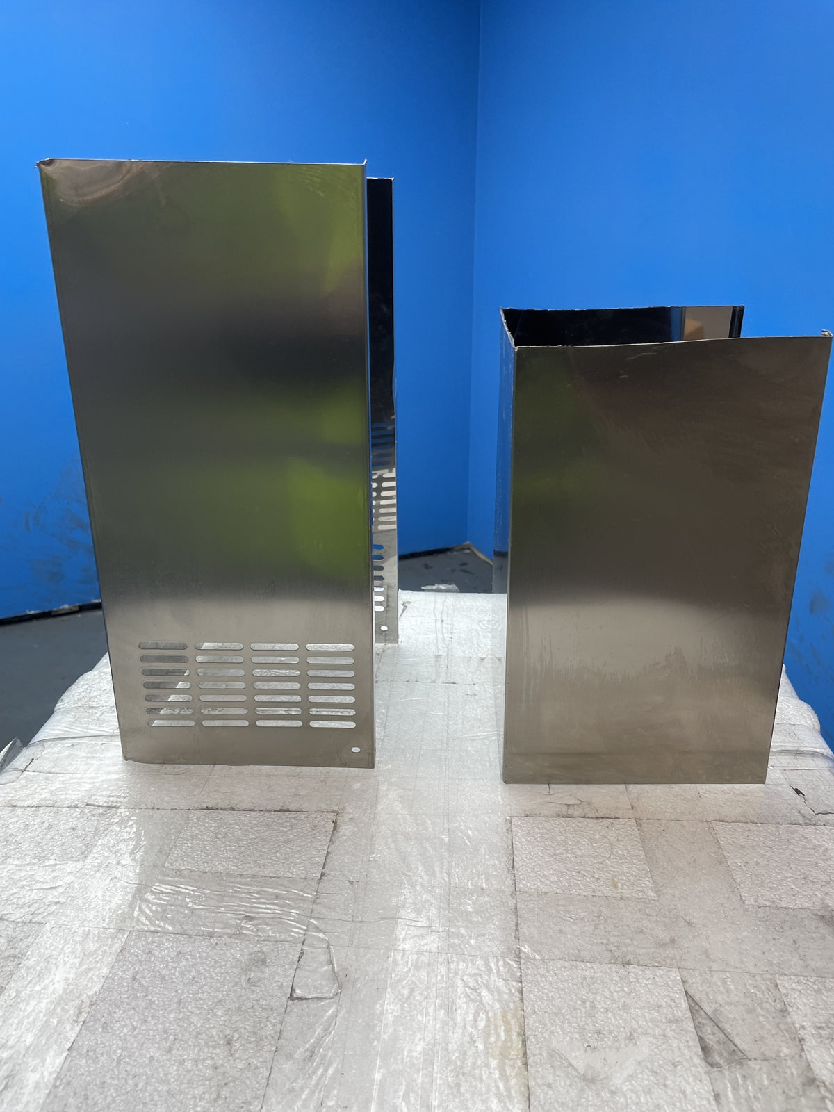 #GRC-154-026 - Electrolux 60cm Flat Glass Chimney Cooker Hood – LED, Steel & Glass