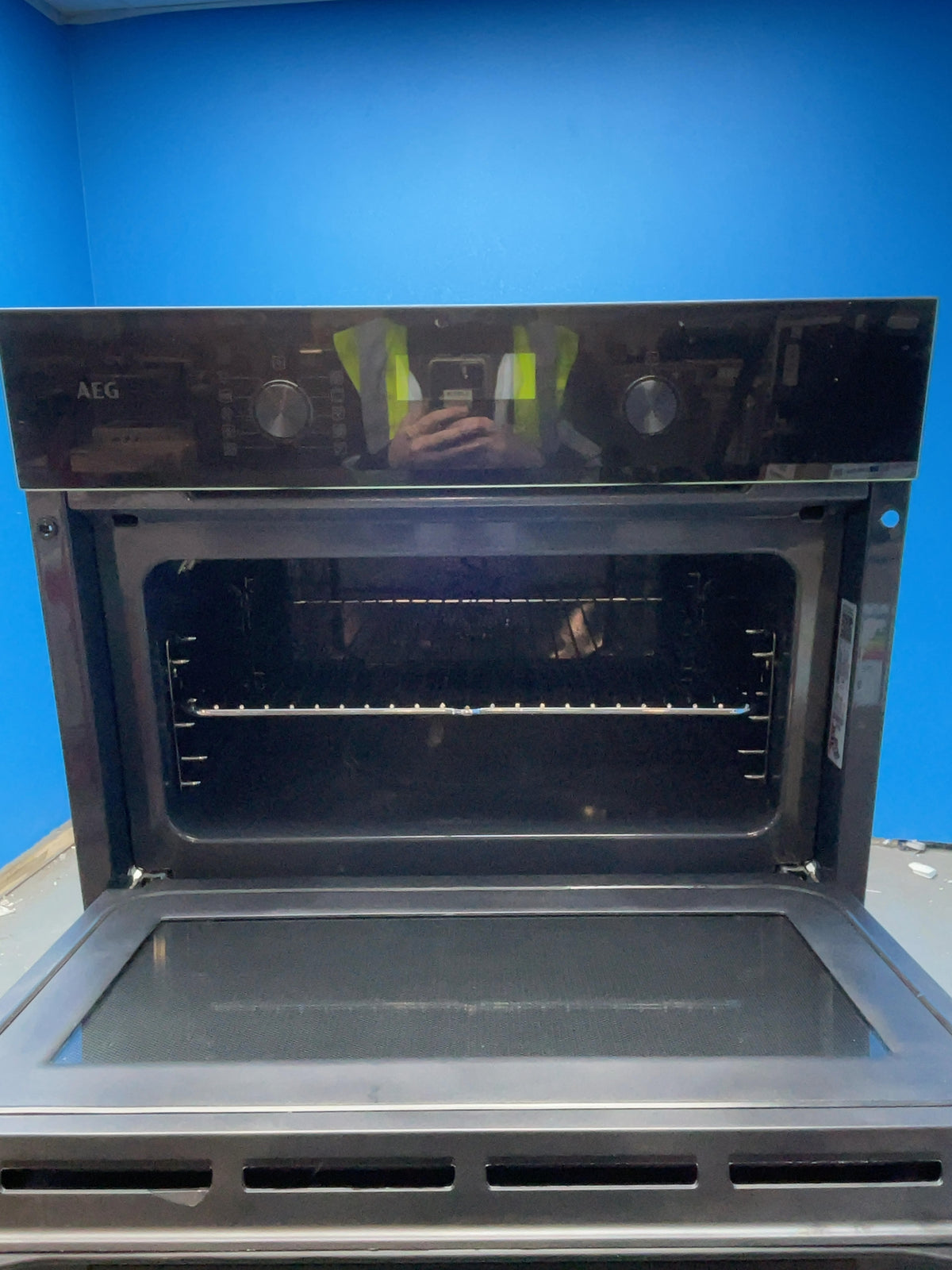 #GRC-154-109 - AEG CombiQuick 44L Built-In Combination Microwave – Assisted Cooking, WiFi