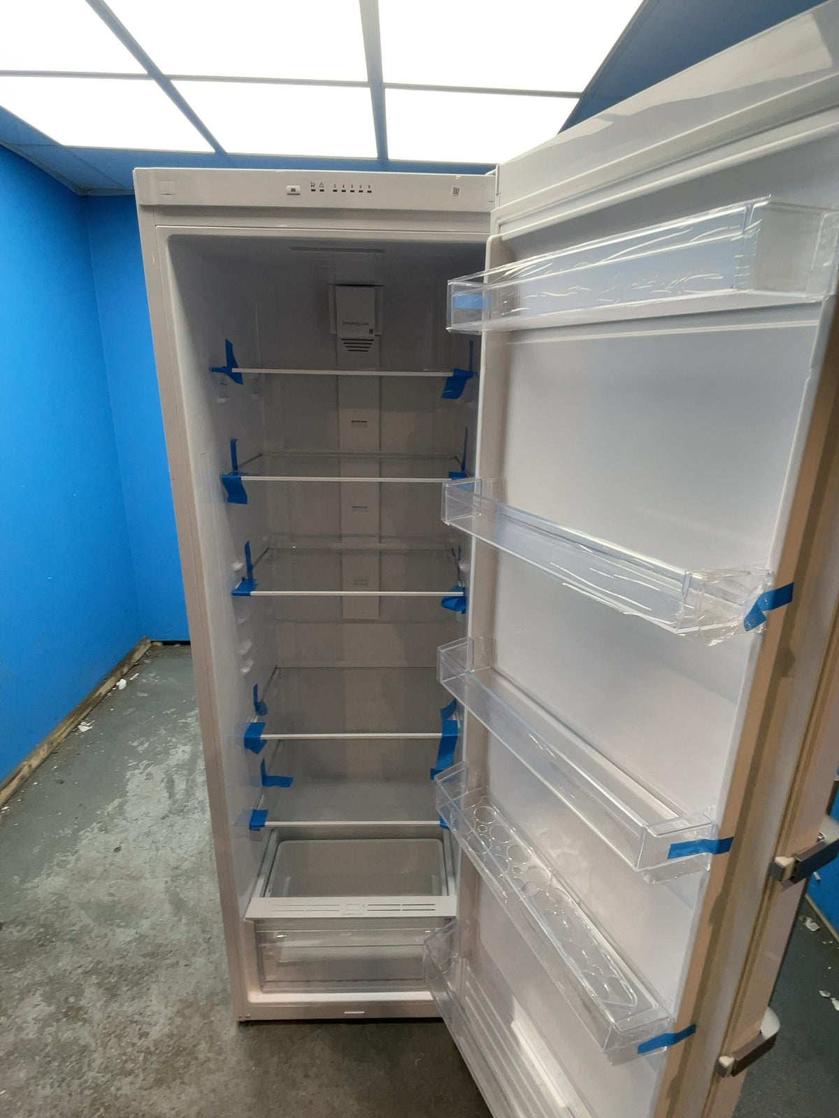 #GRC-156-022 - AEG 6000 Series 186cm Larder Fridge – 395L, DynamicAir, CoolMatic, White
