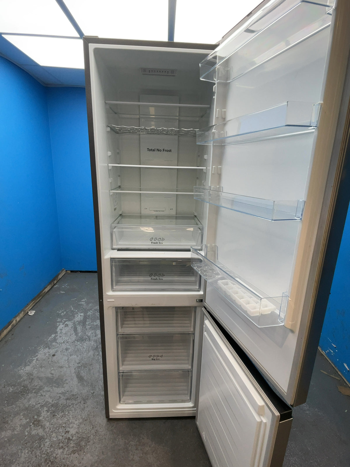 #GRC-161-872 - Hisense 60cm Fridge Freezer – 336L Total Capacity, Total No Frost, Inverter Motor, Inox