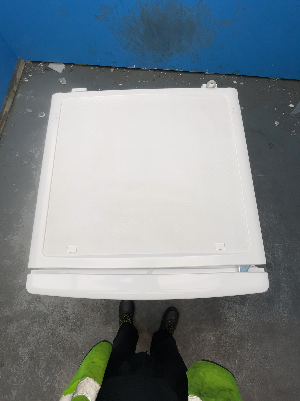 #GRC-162-959 - Candy 48cm Fridge Freezer – 117L, White, Manual Defrost