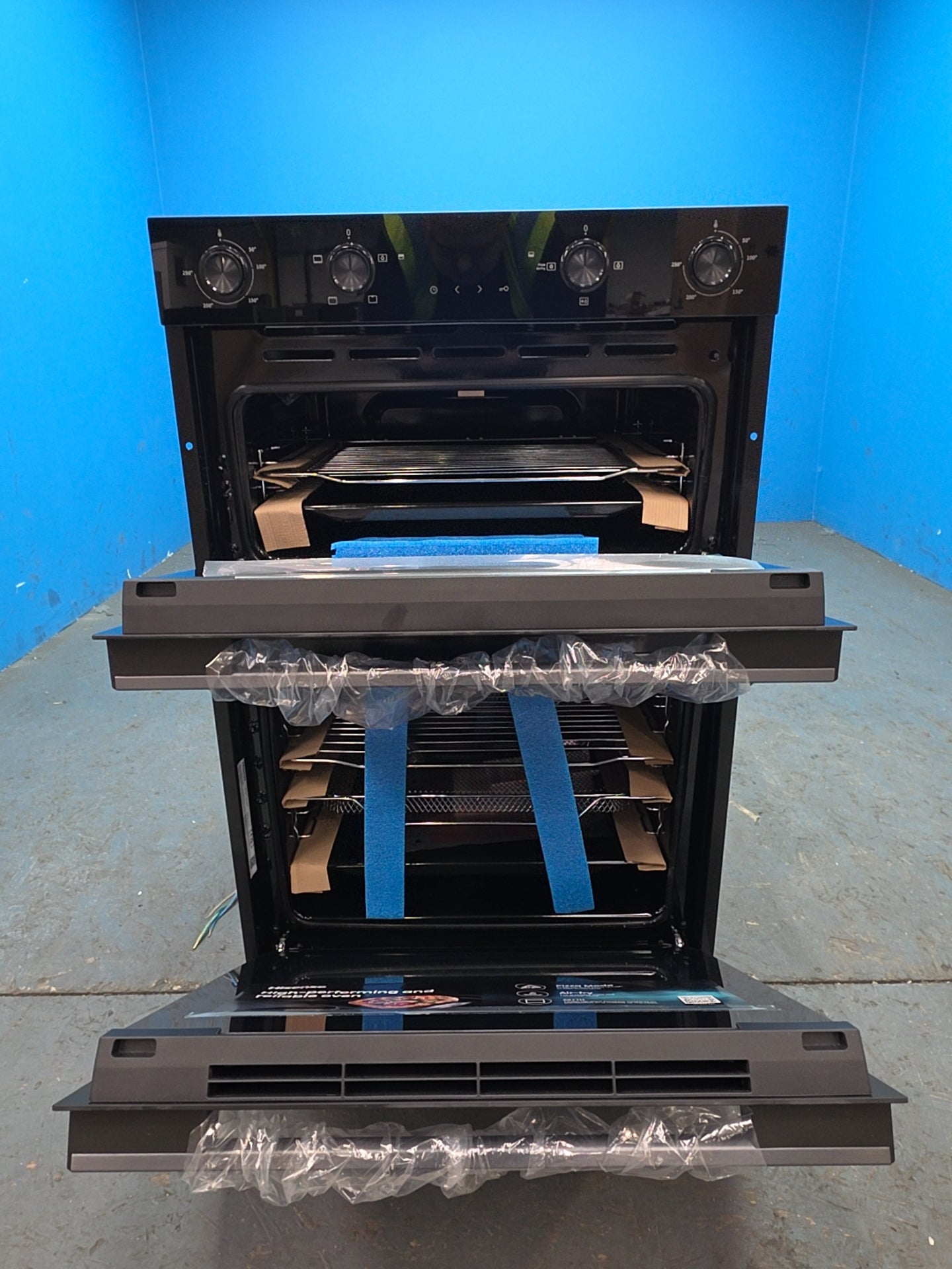 #GRC-164-041 - Hisense Built In Electric Double Oven – Air Fry Mode, Catalytic Liners, Black