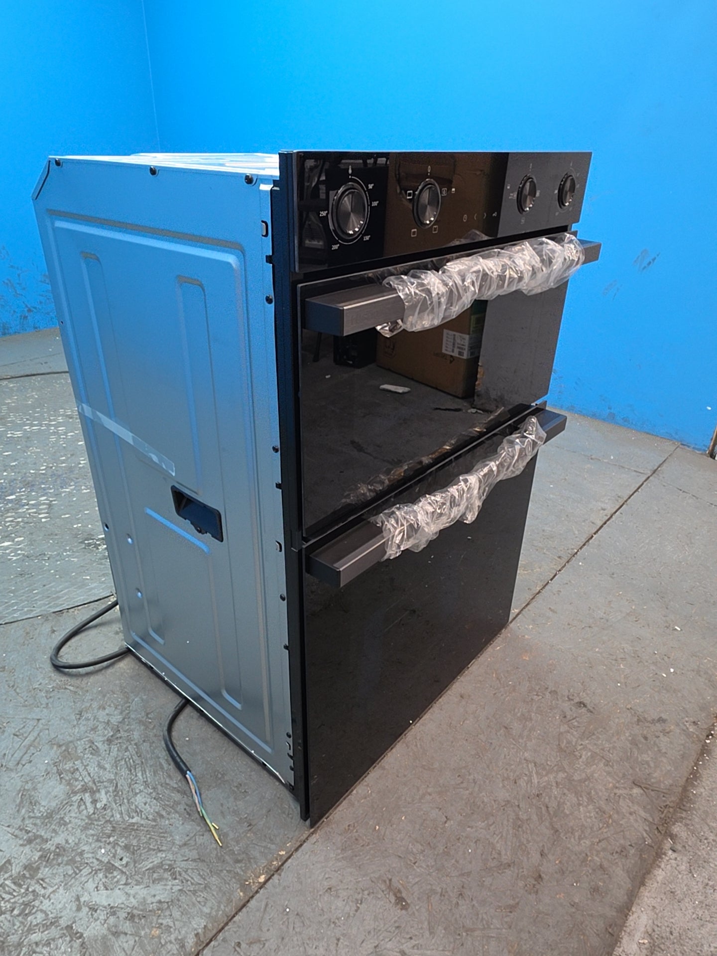 #GRC-164-041 - Hisense Built In Electric Double Oven – Air Fry Mode, Catalytic Liners, Black