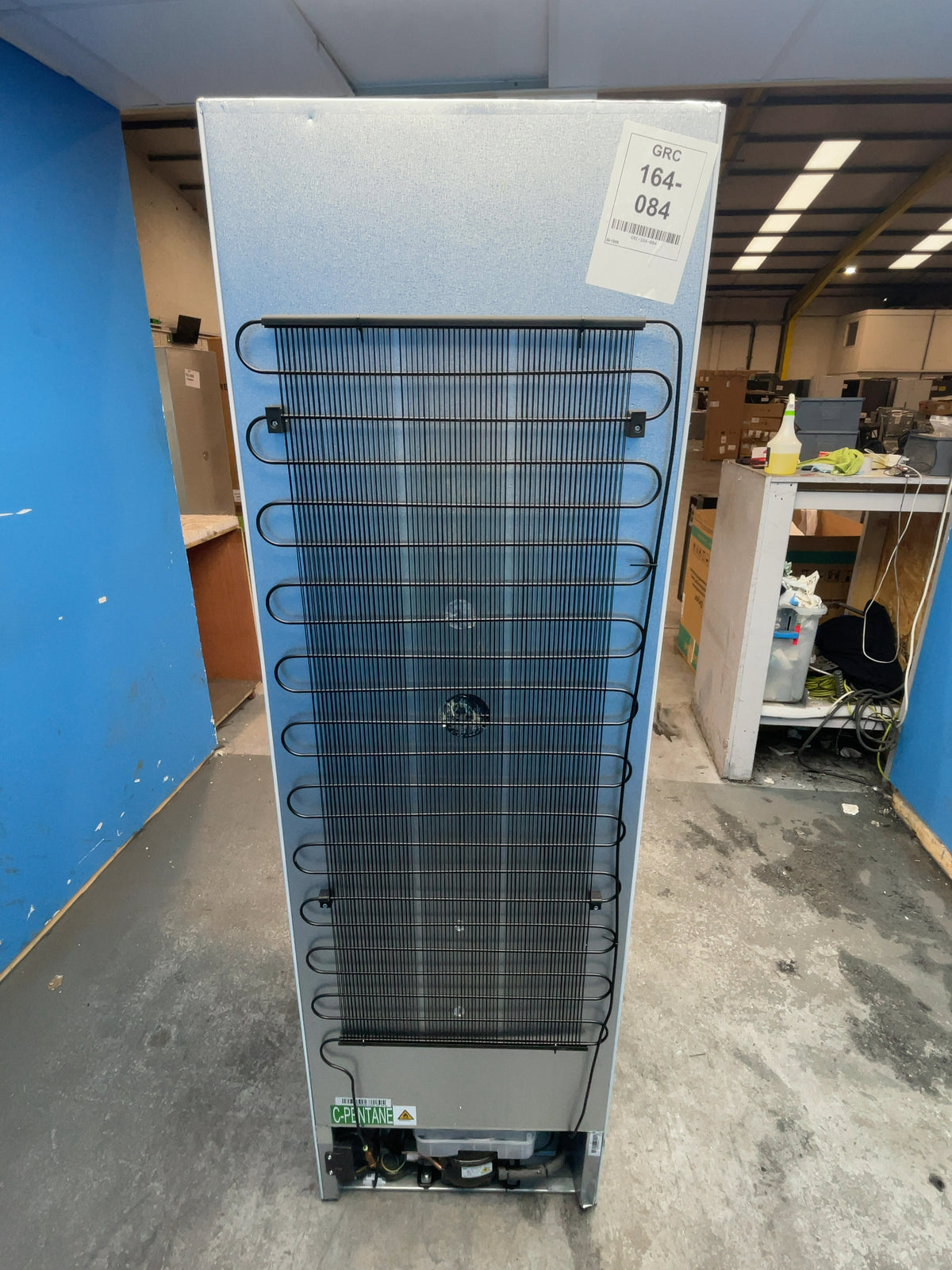 #GRC-164-084 - Hoover 54cm Integrated Tall Larder Fridge – 316L Capacity, 6 Adjustable Shelves