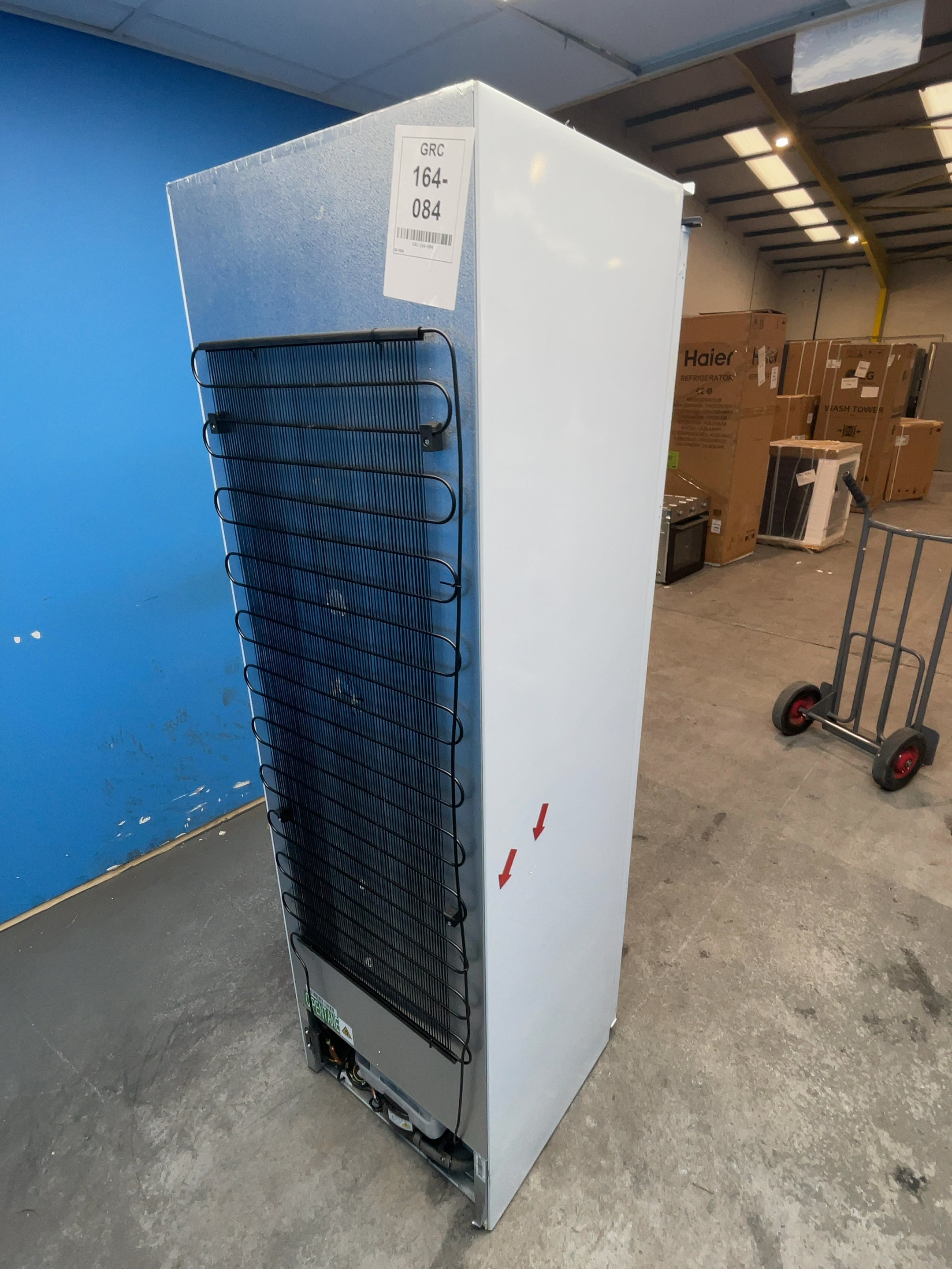 #GRC-164-084 - Hoover 54cm Integrated Tall Larder Fridge – 316L Capacity, 6 Adjustable Shelves