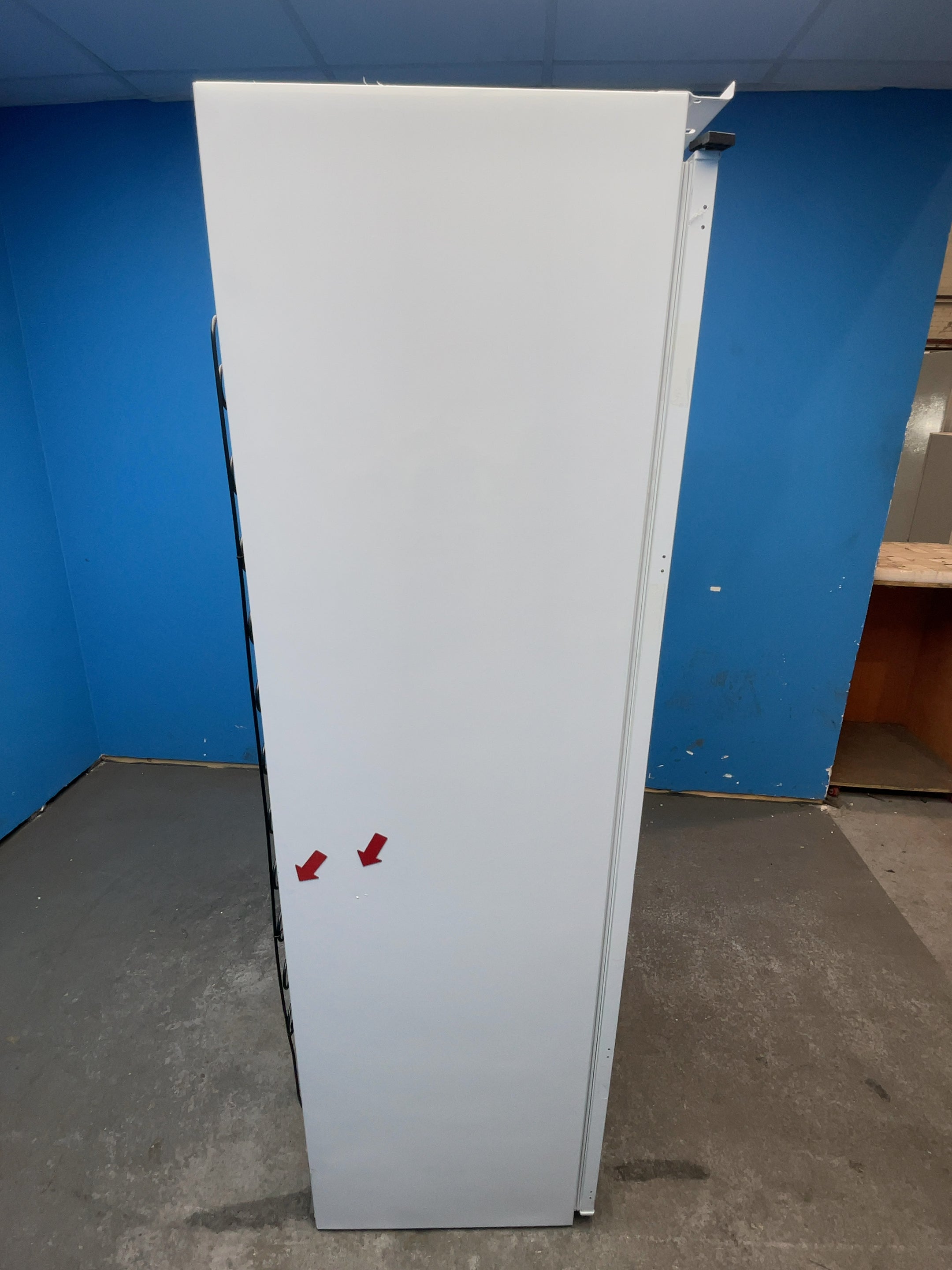 #GRC-164-084 - Hoover 54cm Integrated Tall Larder Fridge – 316L Capacity, 6 Adjustable Shelves