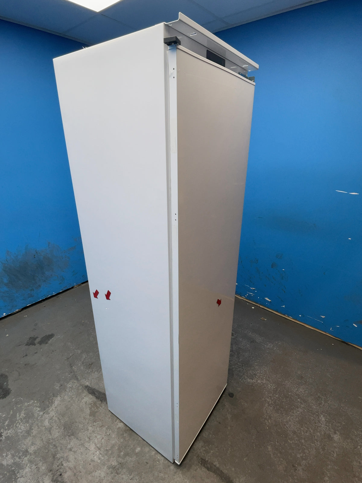 #GRC-164-084 - Hoover 54cm Integrated Tall Larder Fridge – 316L Capacity, 6 Adjustable Shelves