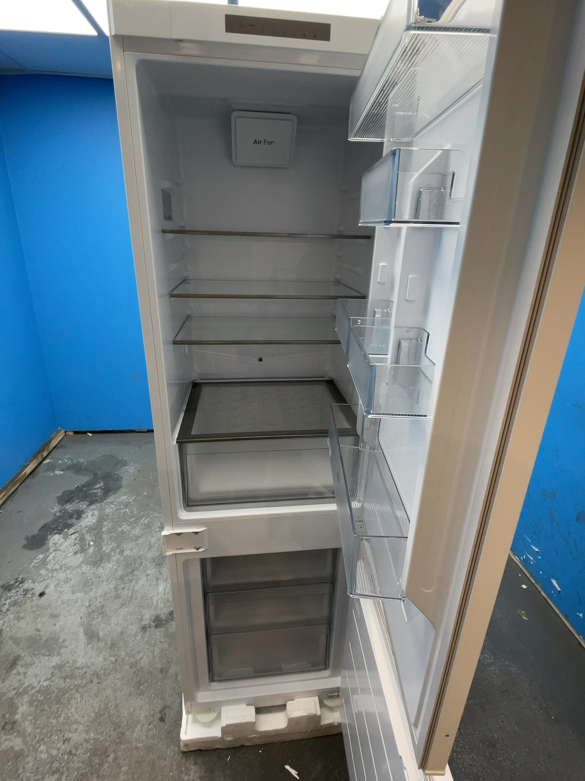 #GRC-164-091 - Haier Integrated 70/30 Fridge Freezer – 248L Capacity, Total No Frost, White