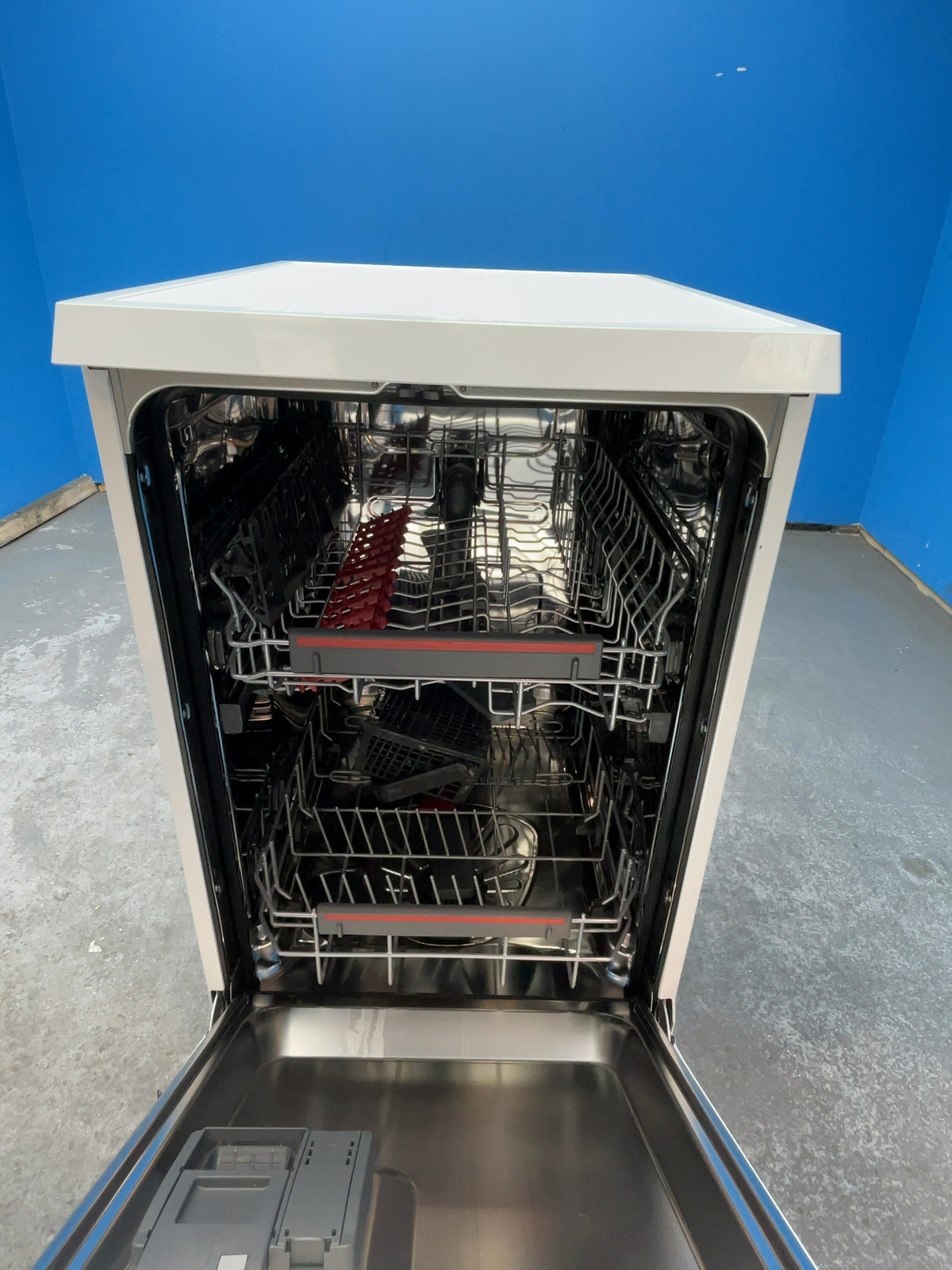 #GRC-164-148 - AEG 6000 Slimline Dishwasher – 9 Place, SatelliteClean, AirDry, White