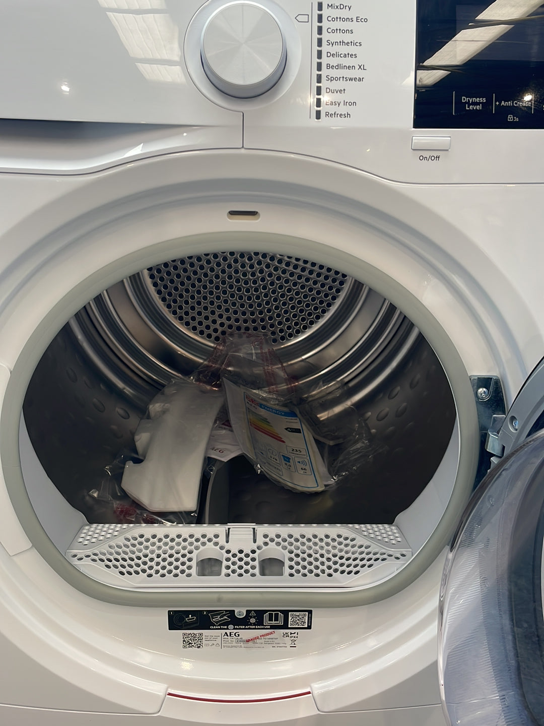 #GRC-164-158 - AEG 7000 Series 8kg Heat Pump Tumble Dryer – White, E Energy Rating