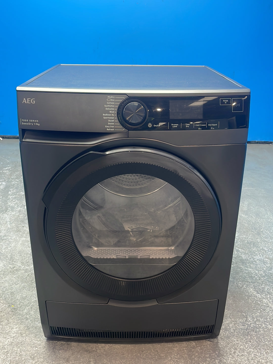 #GRC-164-169 - AEG 7000 Series 9kg Heat Pump Tumble Dryer – Grey, C Energy Rating
