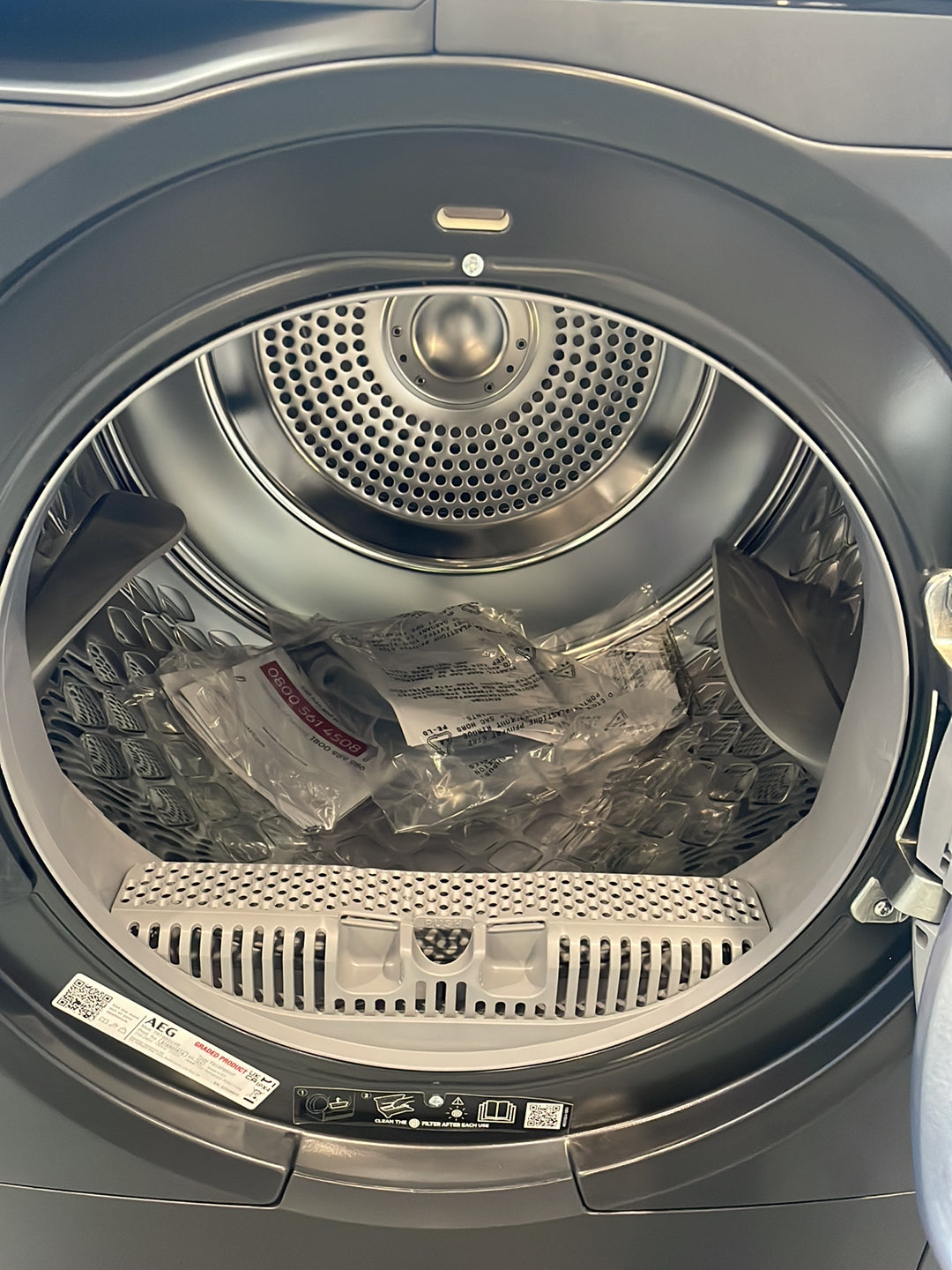#GRC-164-169 - AEG 7000 Series 9kg Heat Pump Tumble Dryer – Grey, C Energy Rating