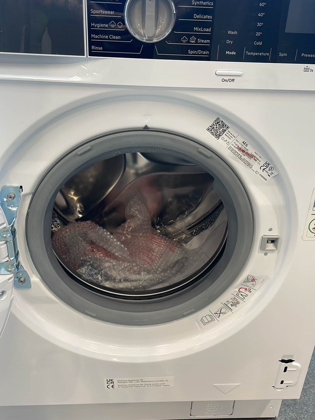 #GRC-164-172 - AEG 7000 Series Integrated Washer Dryer – 7kg Wash, 4kg Dry, 1500rpm, White