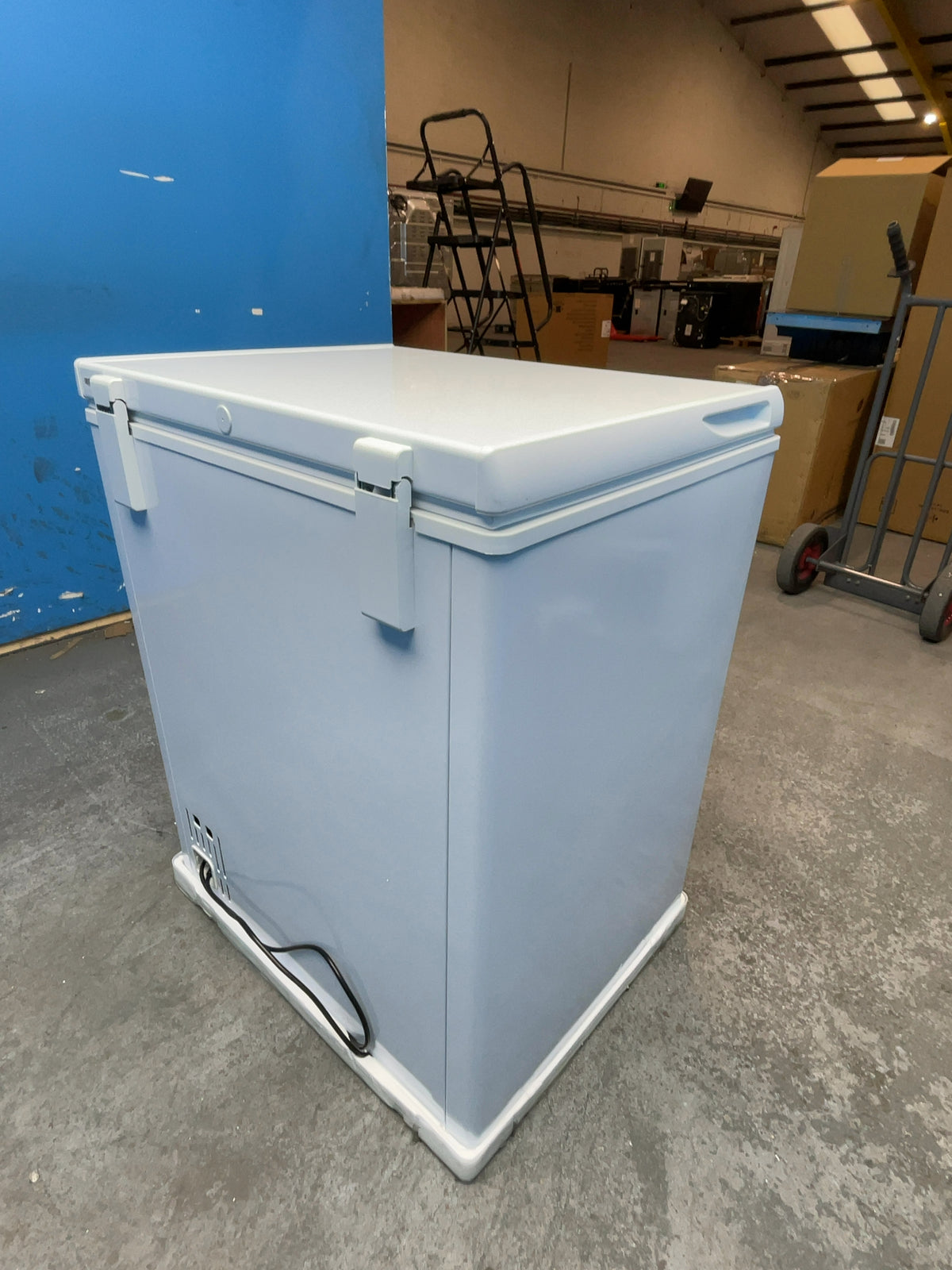 #GRC-164-247 - Hoover 137L Chest Freezer – Fast Freeze, Counterbalanced Lid, White