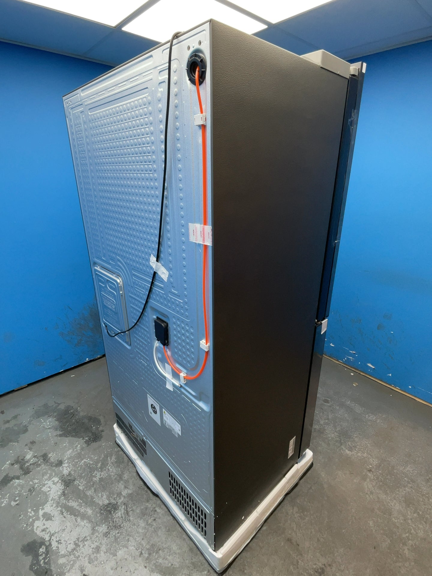 #GRC-164-671 - Samsung Bespoke American Style Smart Fridge Freezer – 645L, Beverage Center, Dual Auto Ice Maker, Clean Black